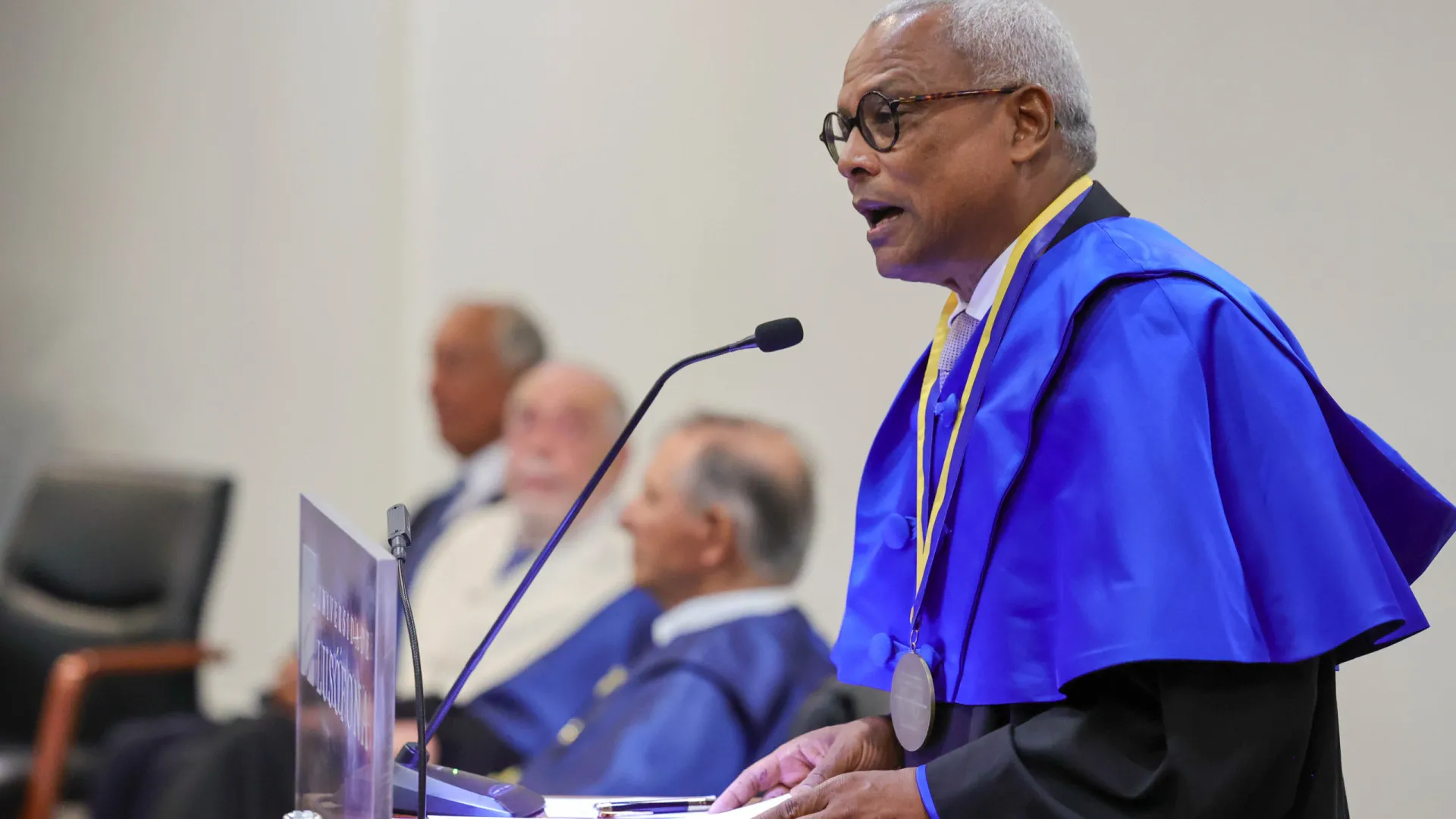 
                    Presidente de Cabo Verde alerta para 