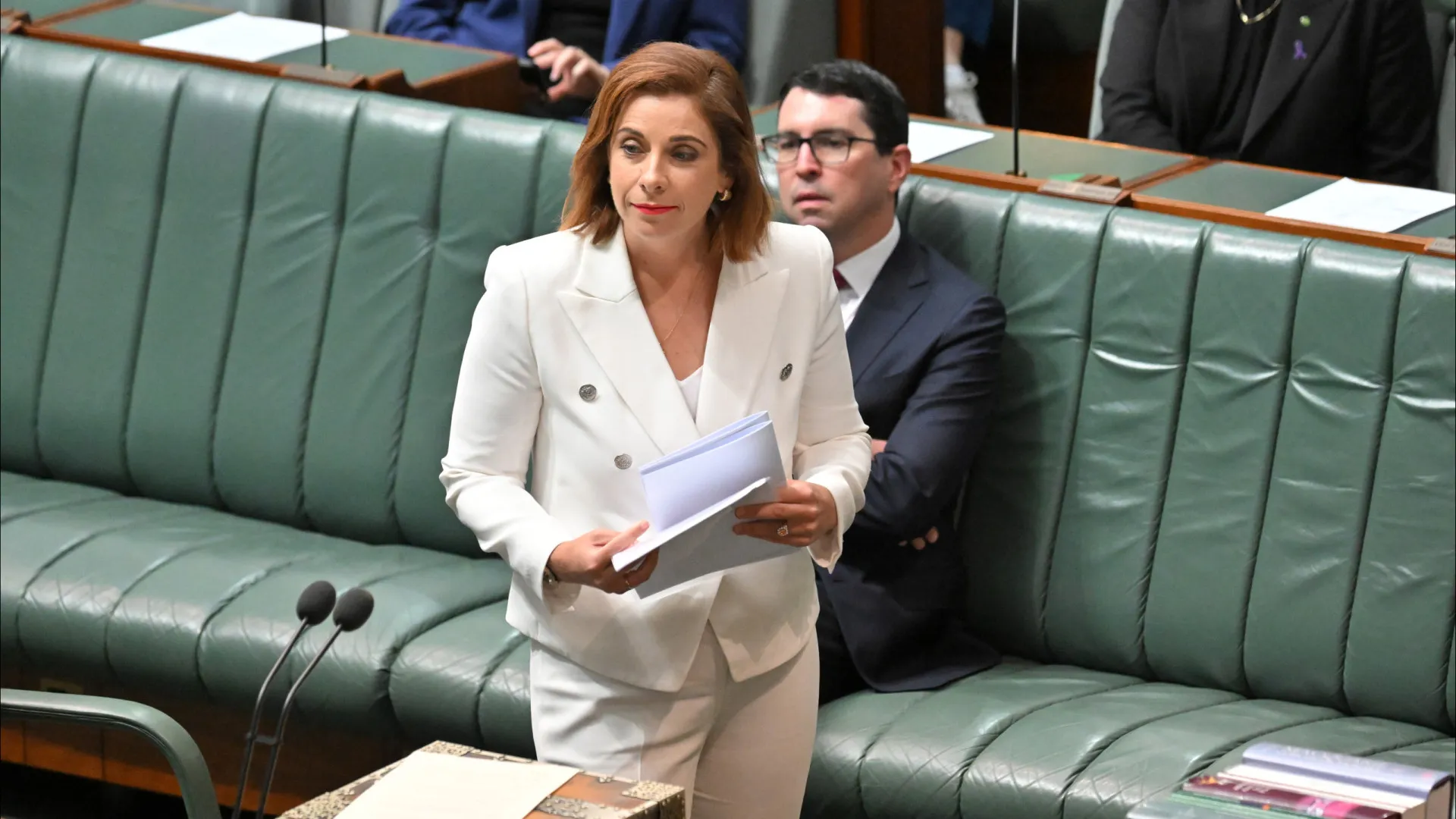 
                    Reddit e Kick proibidas a menores de 16 anos na Austrália
                