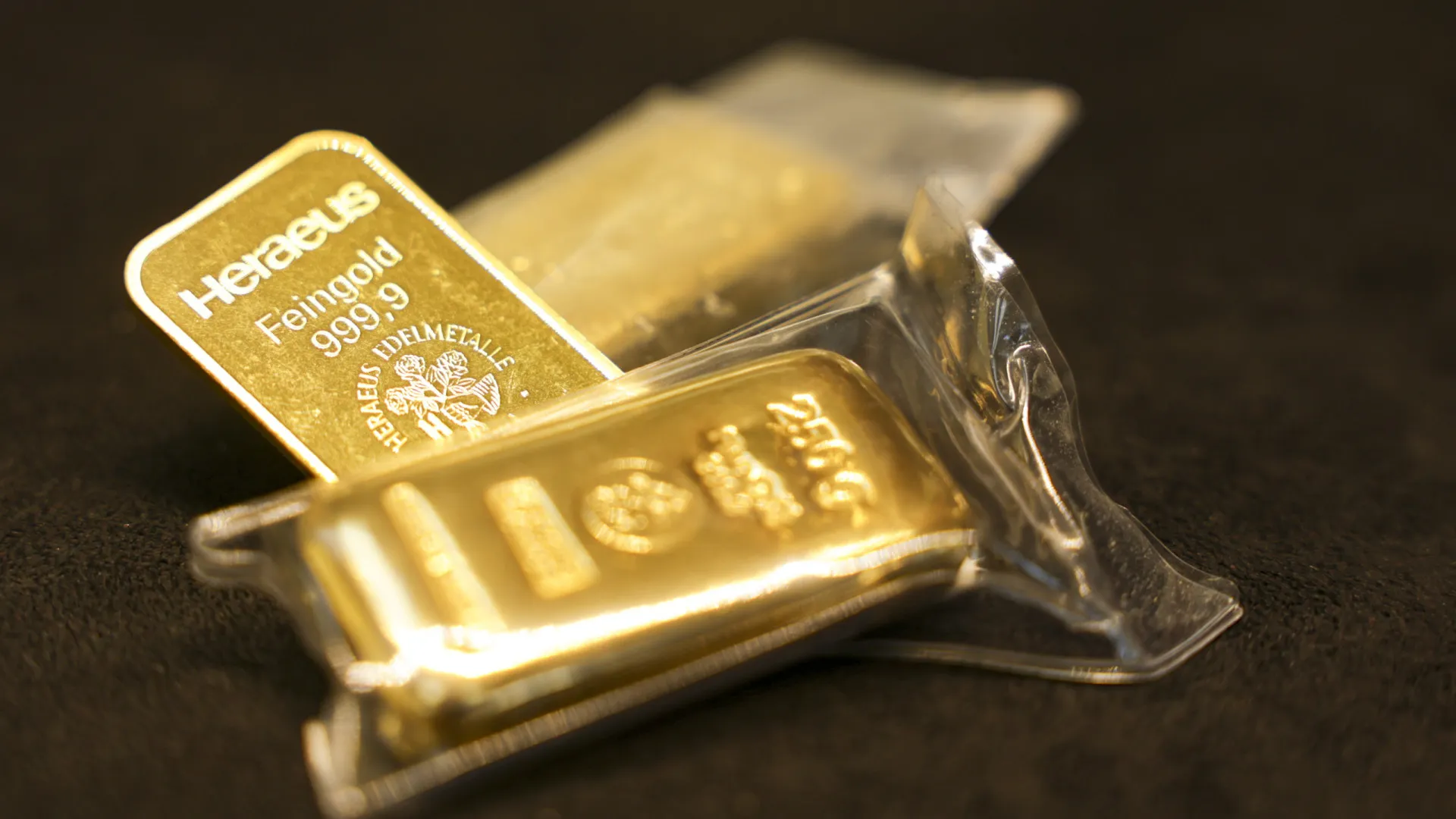 
                    Ouro ultrapassa 5.300 dólares e alcança novos máximos históricos
                