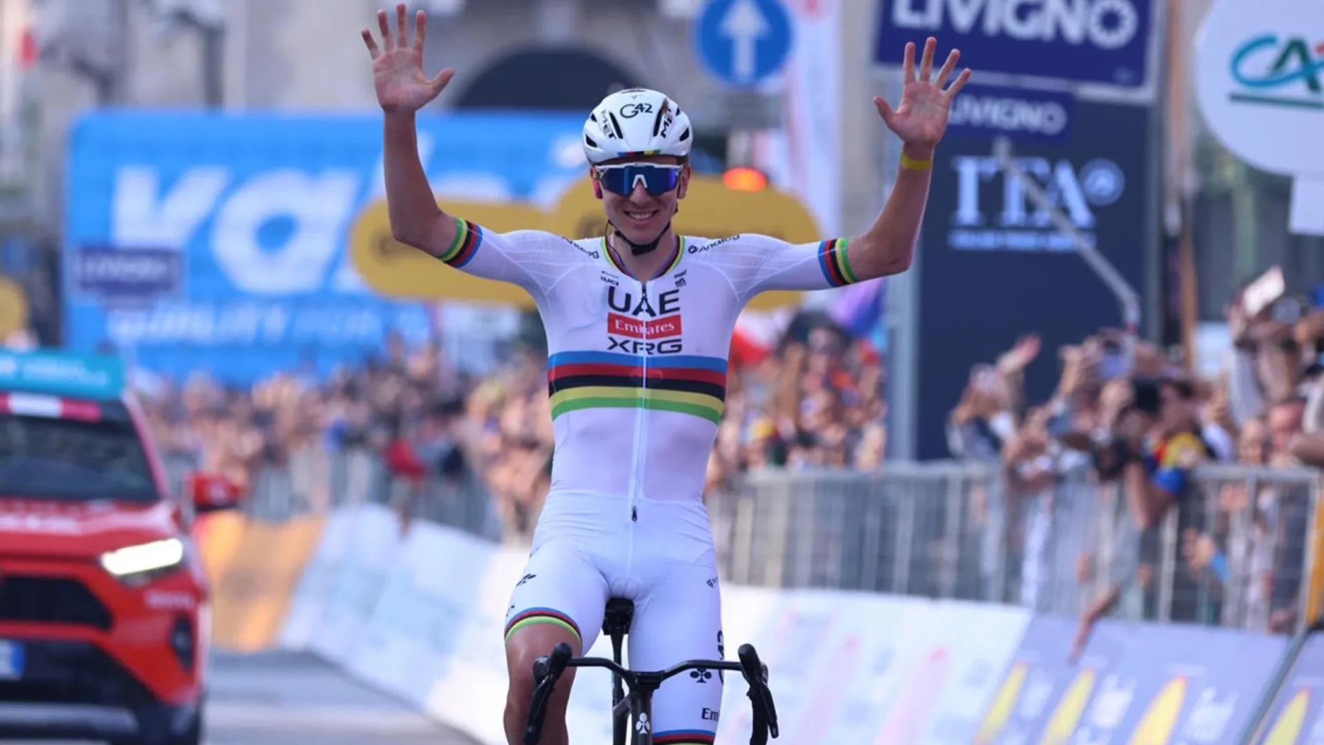 
                    Pogacar prefere inédito triunfo no Paris-Roubaix a quinta vitória no Tour
                