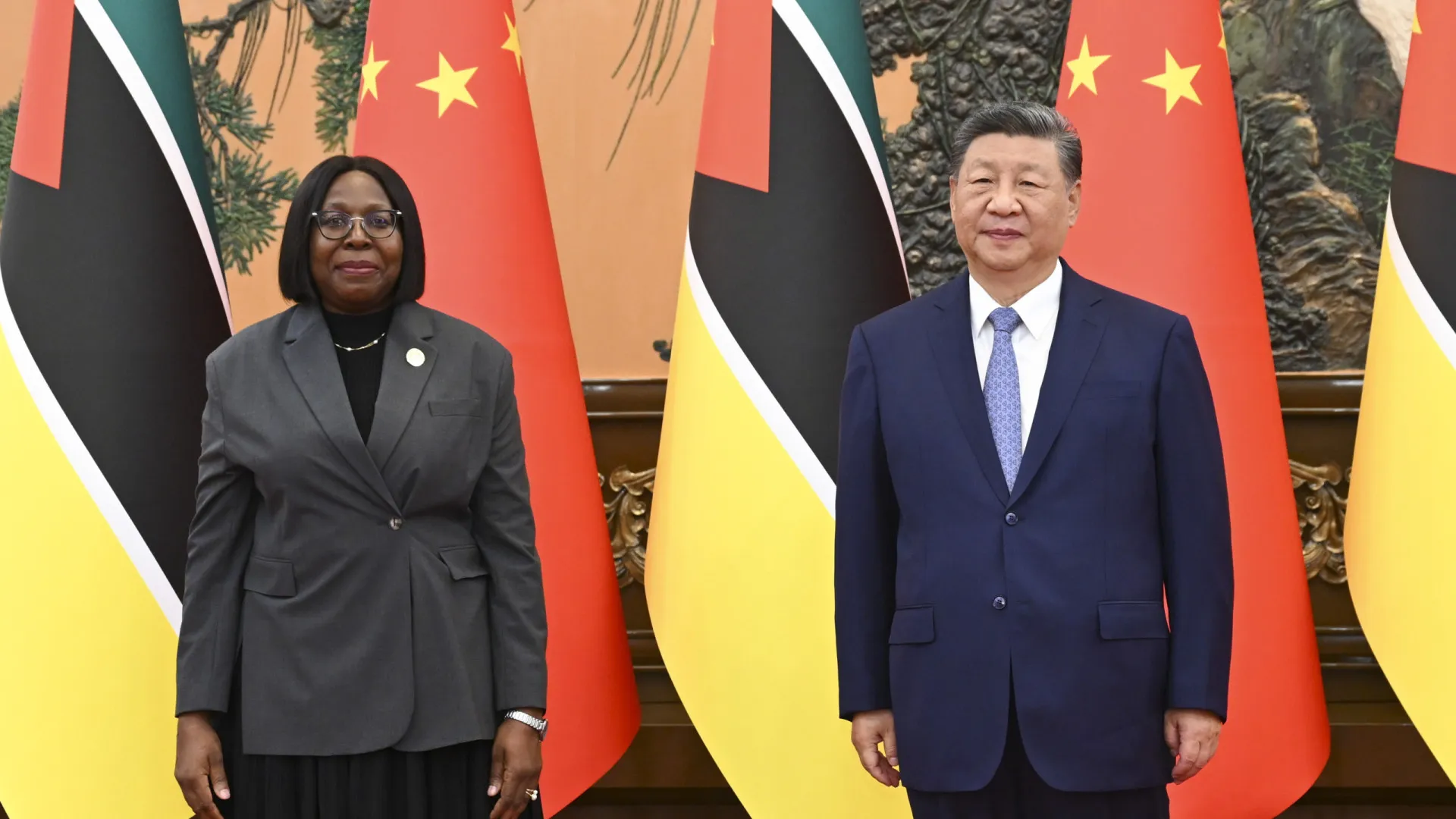 
                    Moçambique pagou 36 milhões de serviço da dívida à China em três meses
                