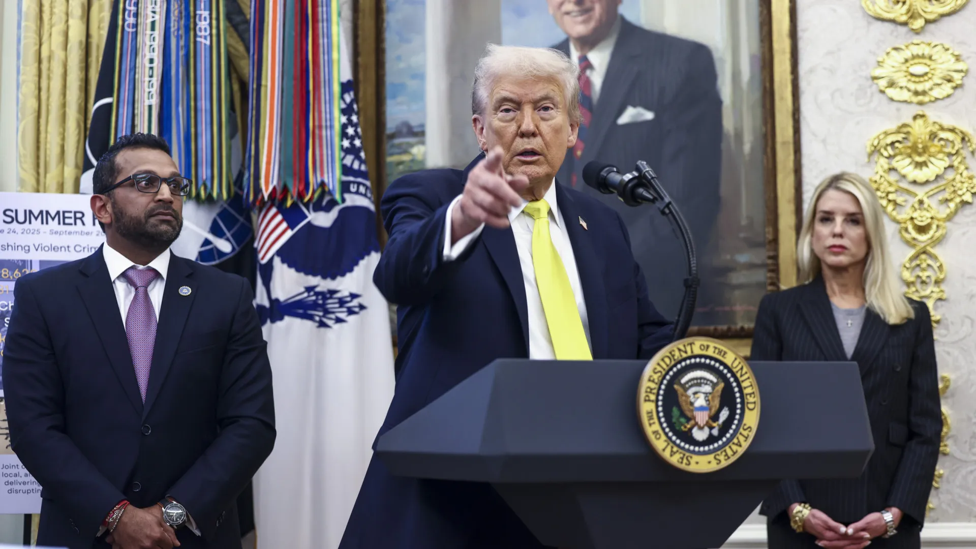 Donald Trump avalia ataques contra narcotraficantes dentro da Venezuela