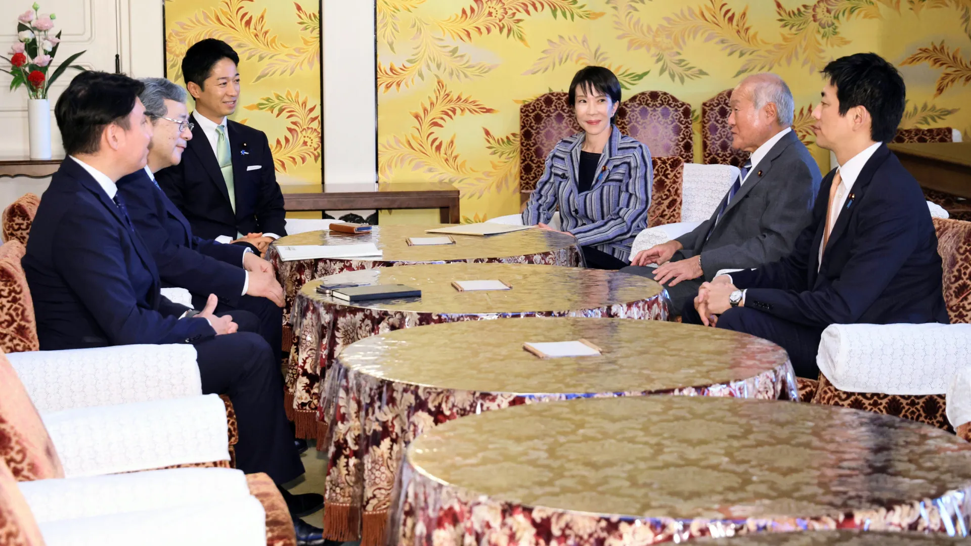 
                    Partido no poder no Japão perto de garantir novo acordo de coligação
                