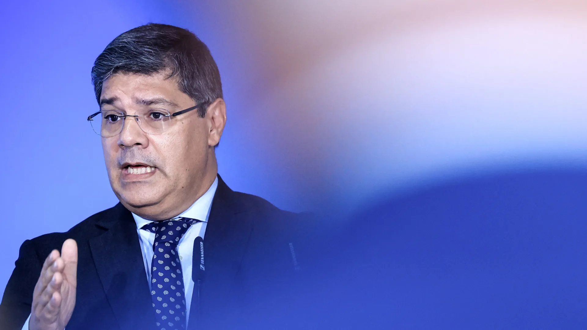 
                    PS ameaça ministro da Educação após declarações sobre alunos pobres
                