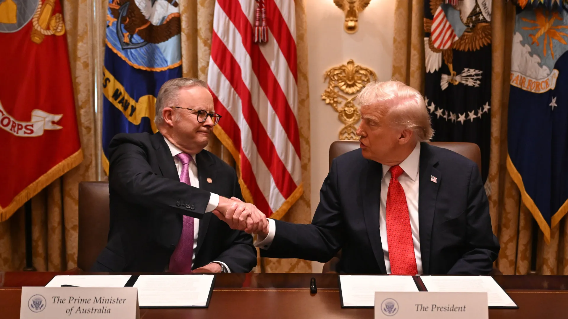 
                    EUA mantém pacto de defesa com Austrália e Reino Unido após incerteza
                