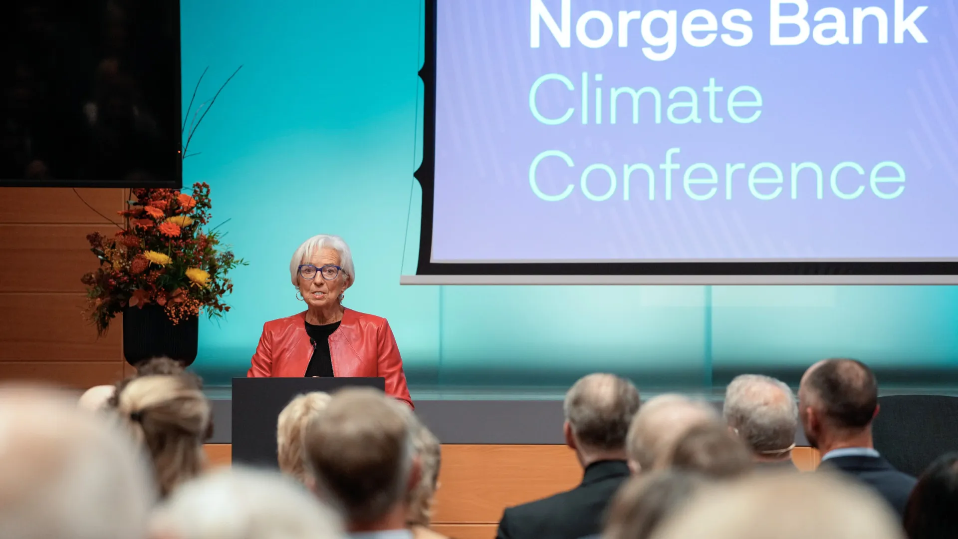 
                    Lagarde: Dependência de combustíveis fósseis importados é insustentável
                