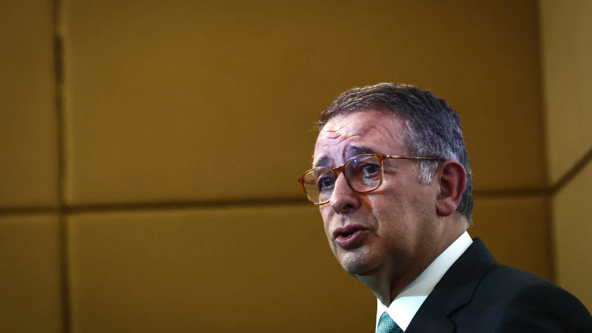 
                    Seguro diz que será um PR exigente e critica setor da Saúde
                