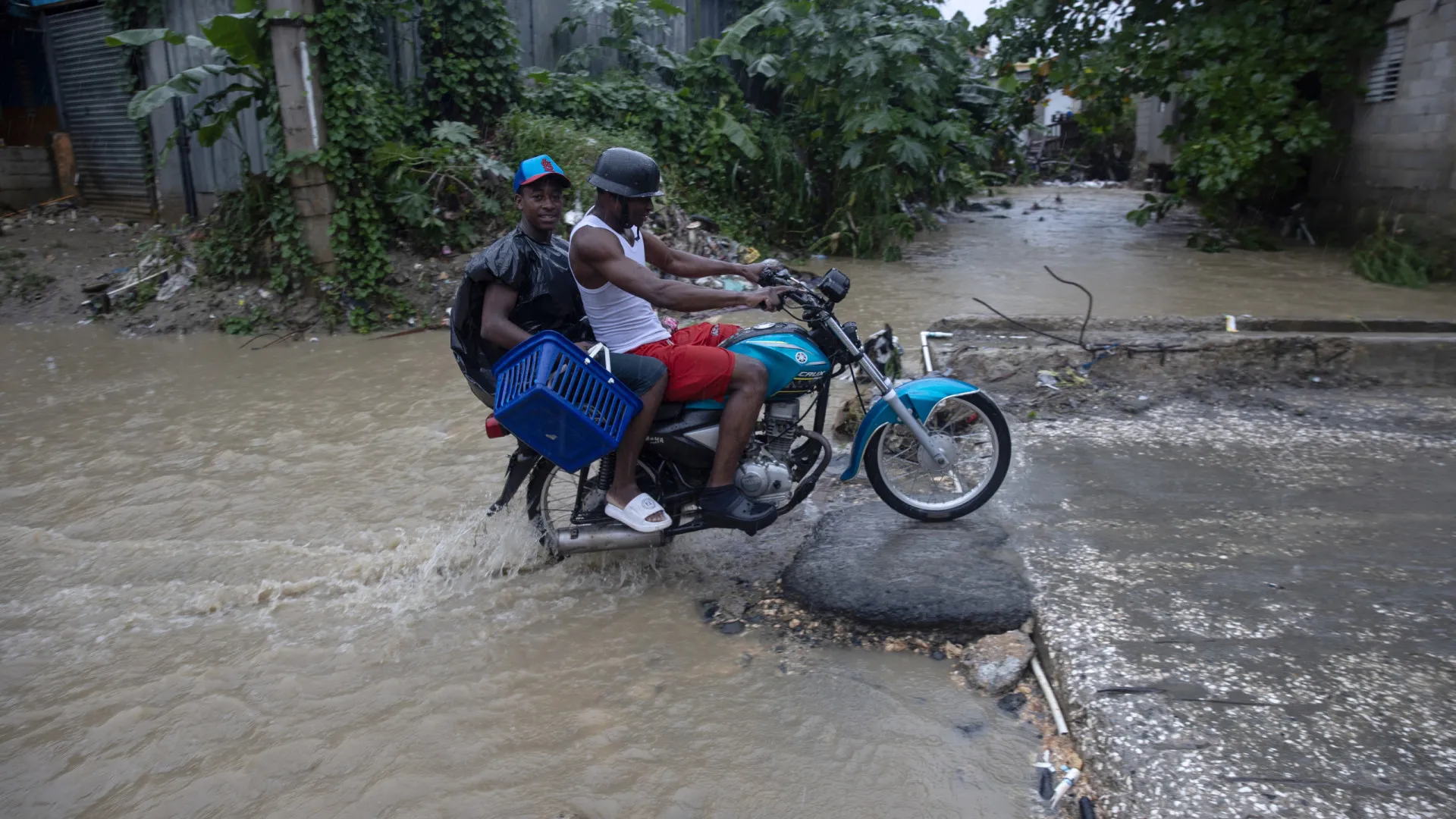 Tempestade Melissa atinge força de furacão e ameaça norte das Caraíbas