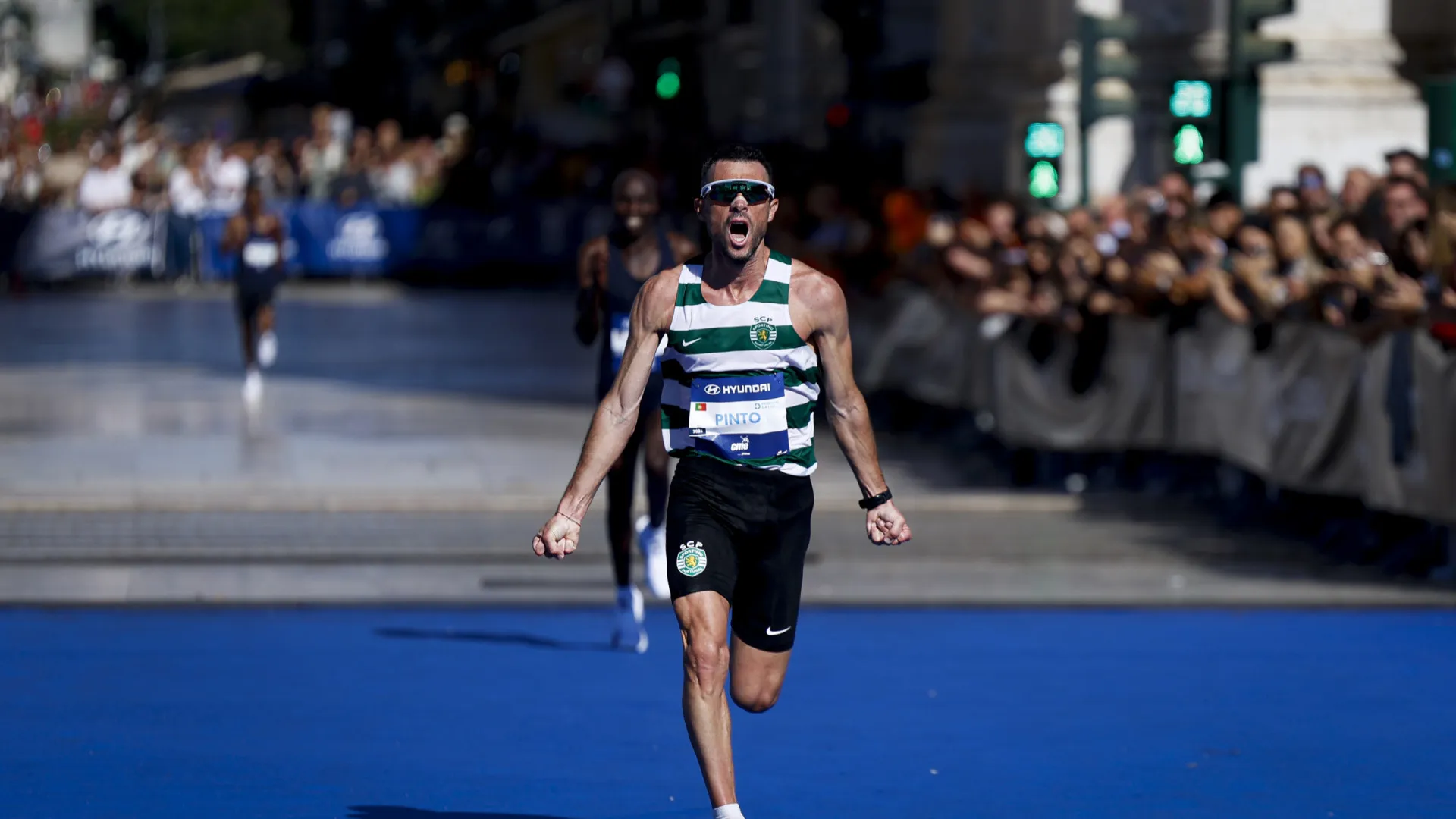 
                    Rui Pinto tricampeão nacional de estrada. Mariana Machado sorri outra vez
                
