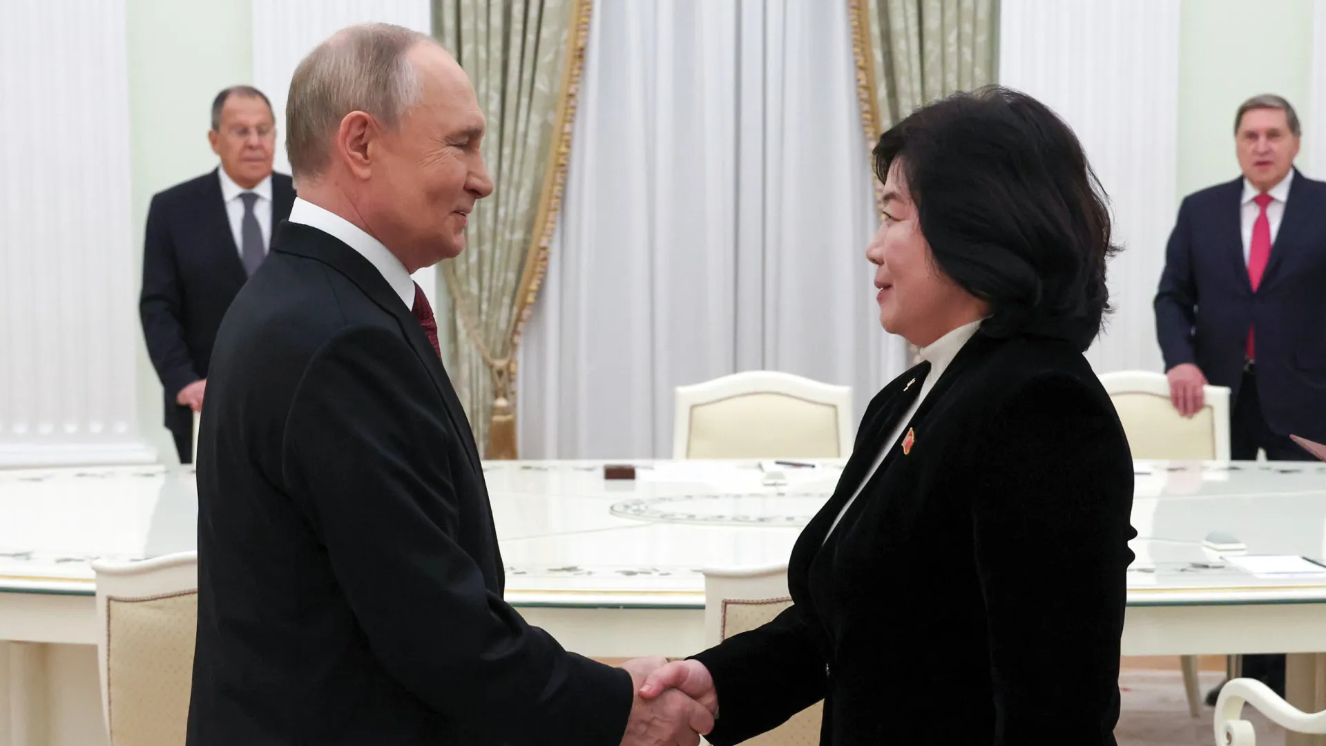 
                    Relações Rússia-Coreia do Norte desenvolvem-se 