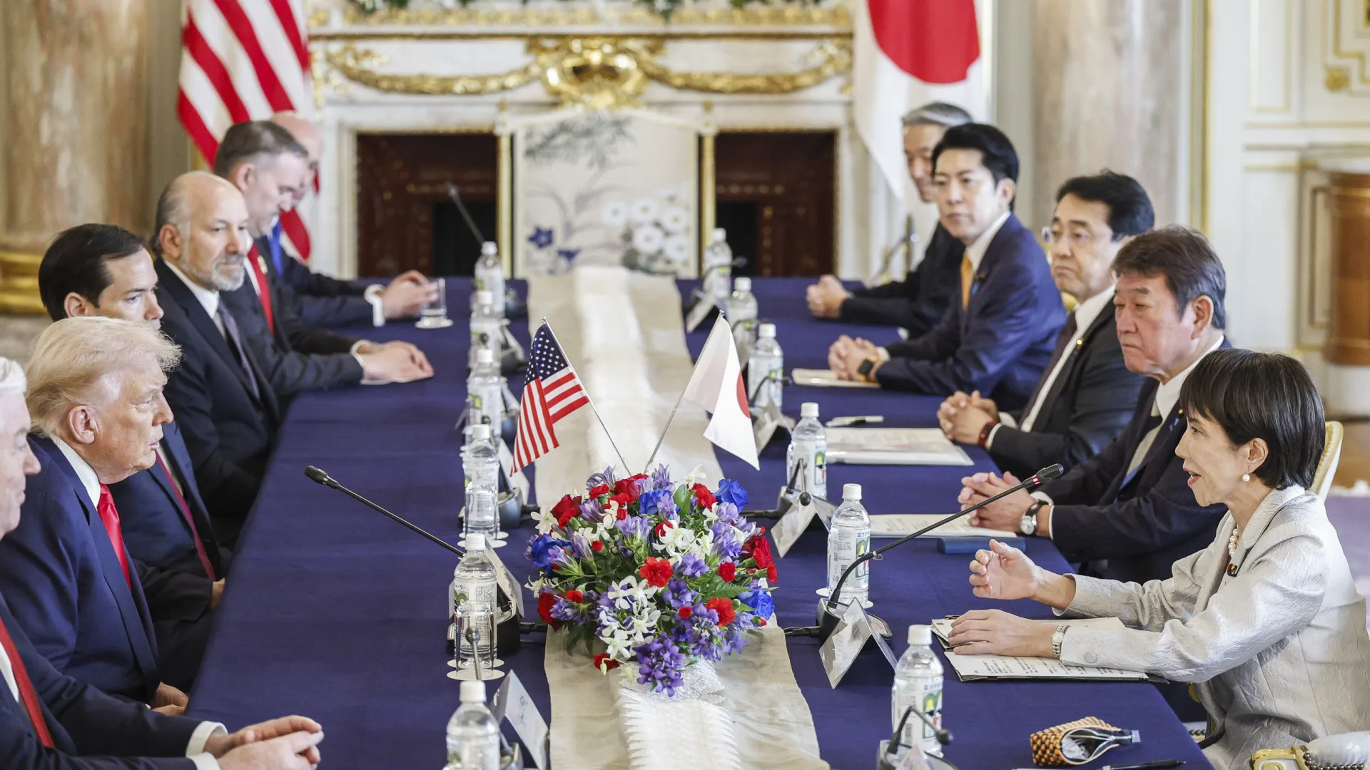 
                    Trump declara em Tóquio que EUA são aliados do Japão 