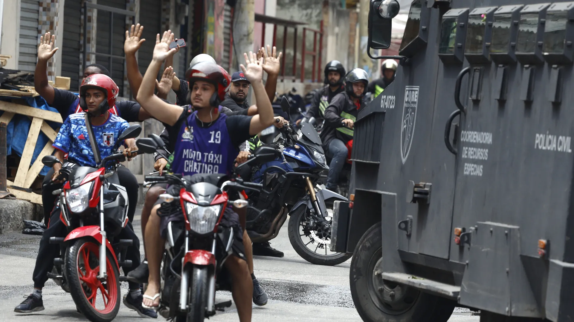 
                    Rio? Polícia está muitas vezes em 