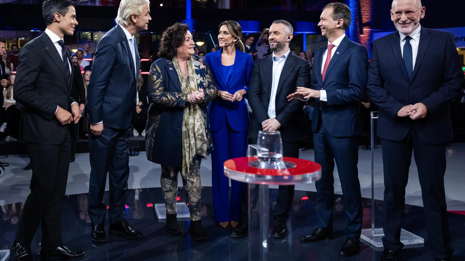 
                    Países Baixos regressam (novamente) às urnas em eleições antecipadas
                