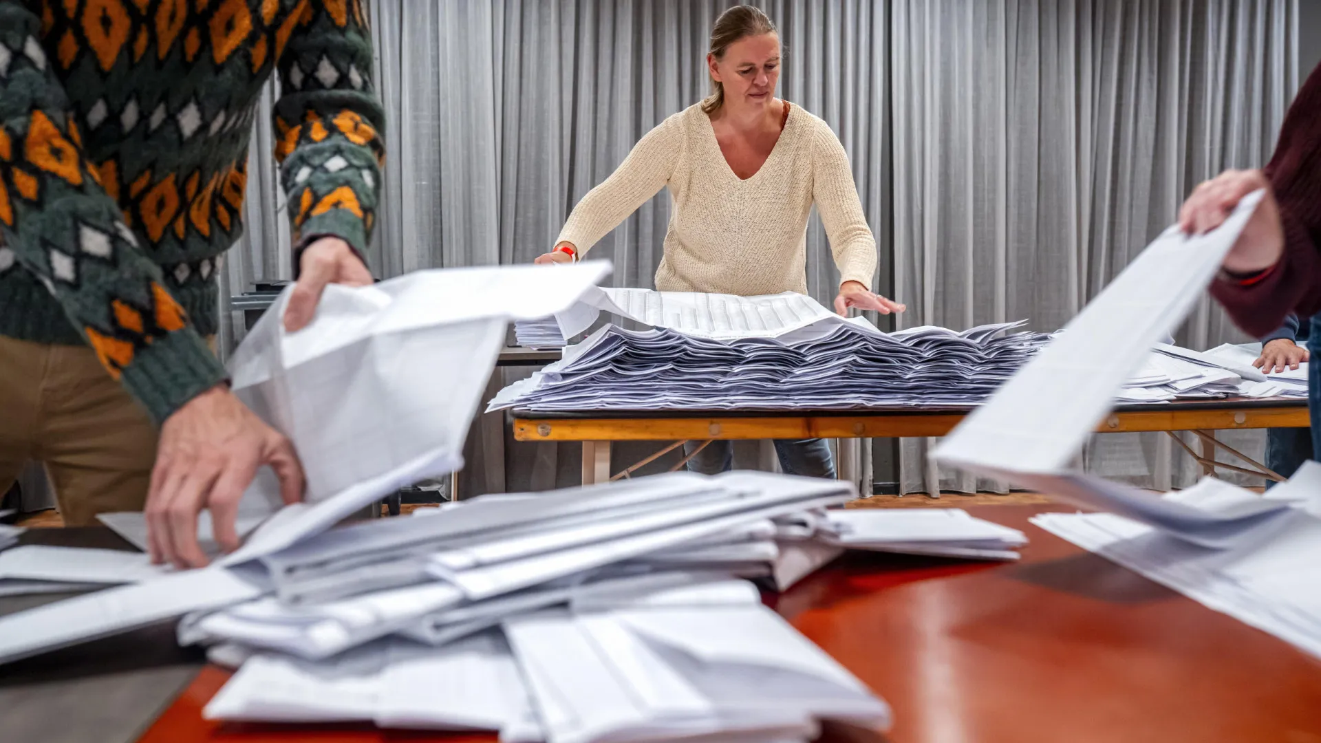 
                    Países Baixos. Wilders admitiu esperar 