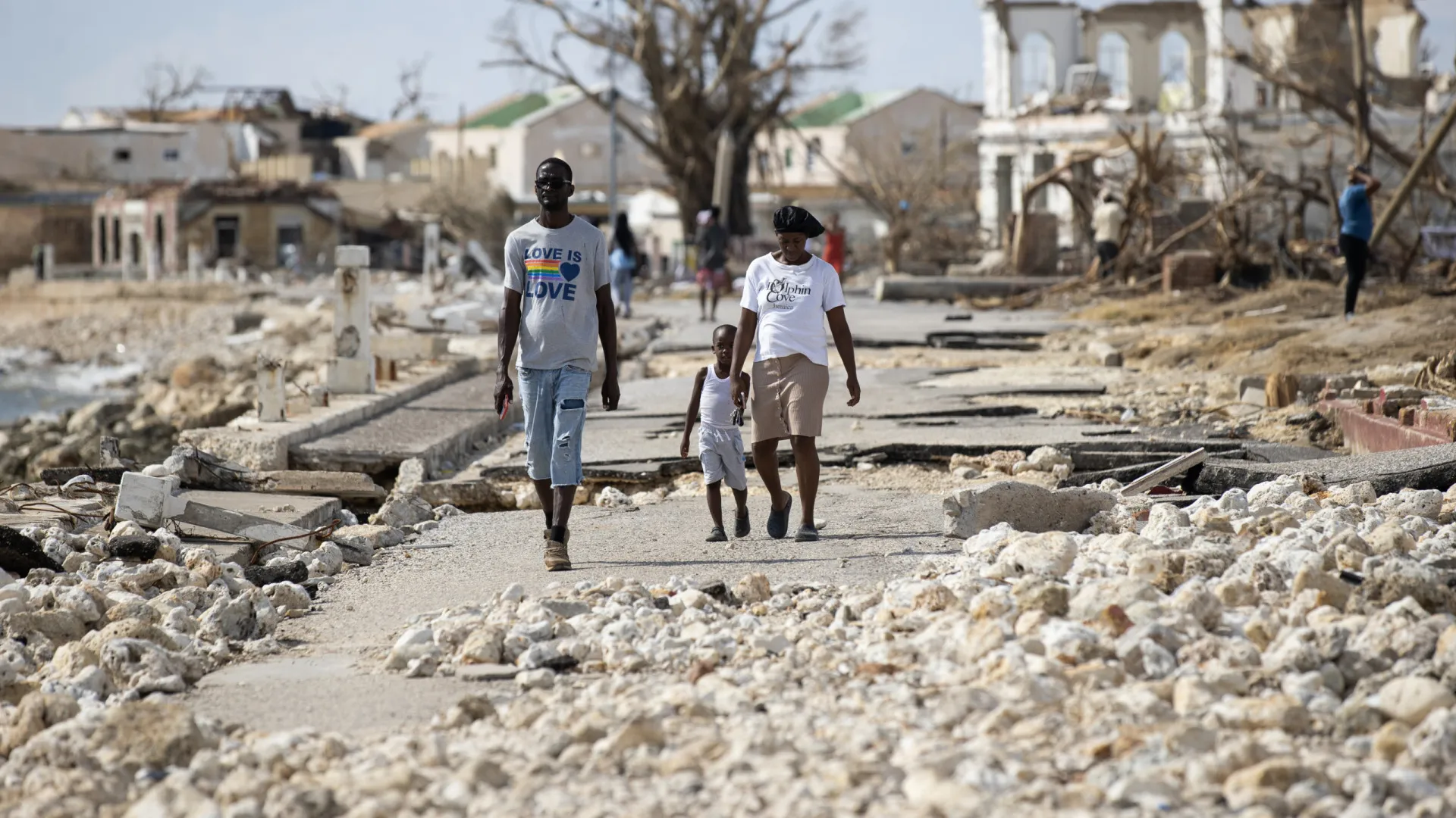 
                    Jamaica terá hospitais de campanha em zonas mais afetadas por furacão
                