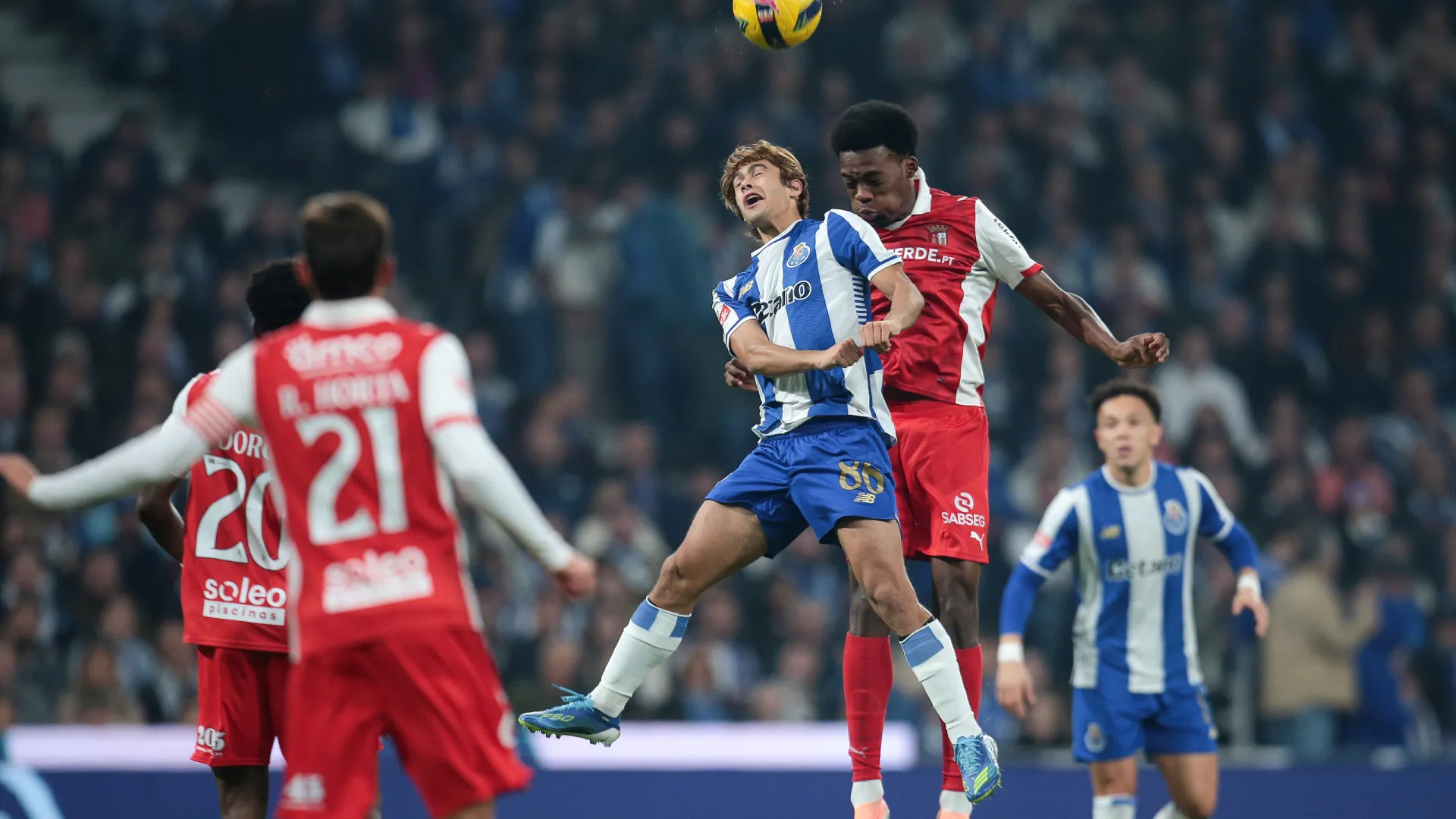 
                    FPF instaura processo ao FC Porto por alegada pressão a Fábio Veríssimo
                