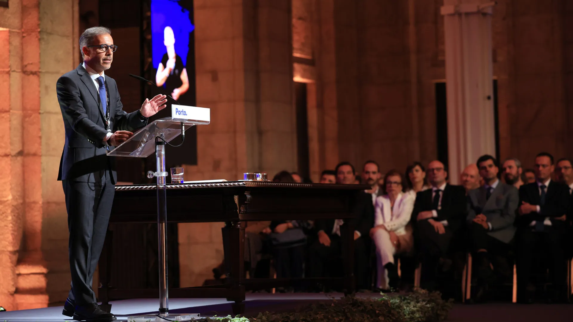 
                    Pedro Duarte defende cimeira entre as AM de Lisboa e Porto e Governo
                