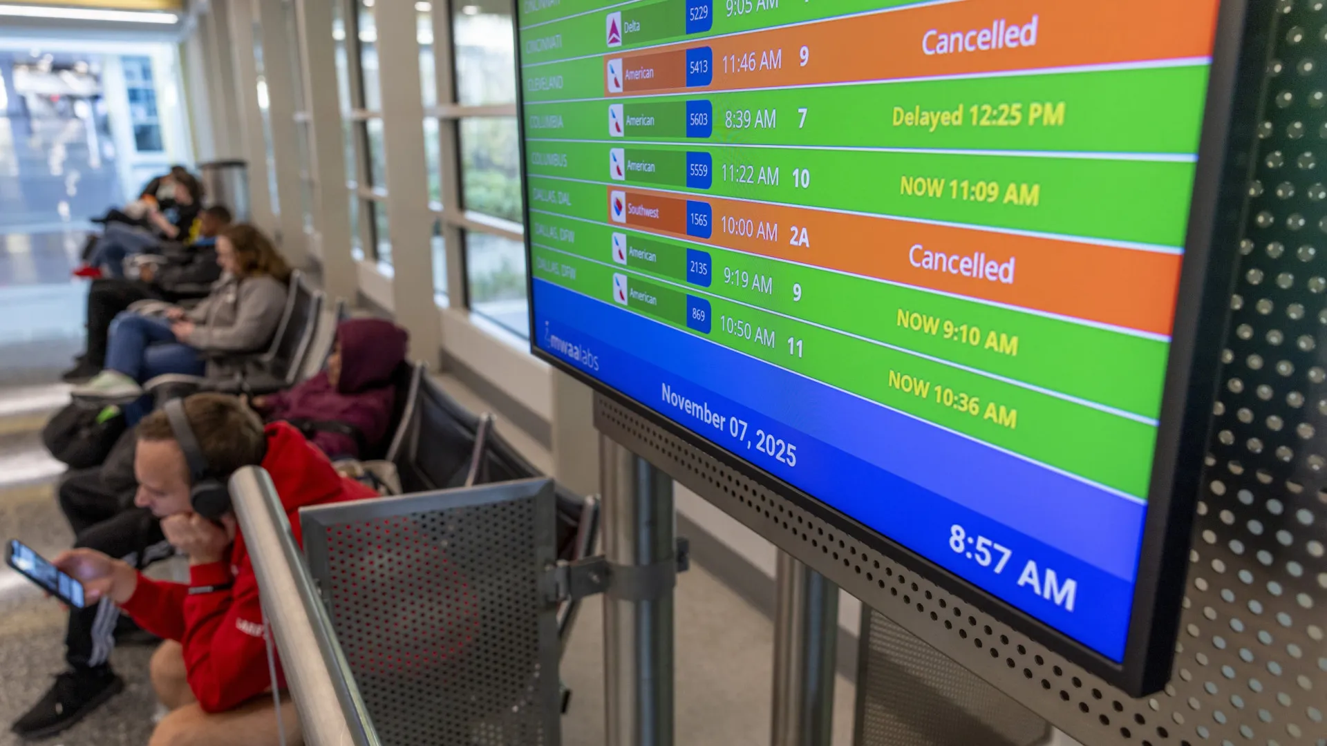 
                    Centenas de voos cancelados desde hoje de manhã nos EUA. Porquê?
                