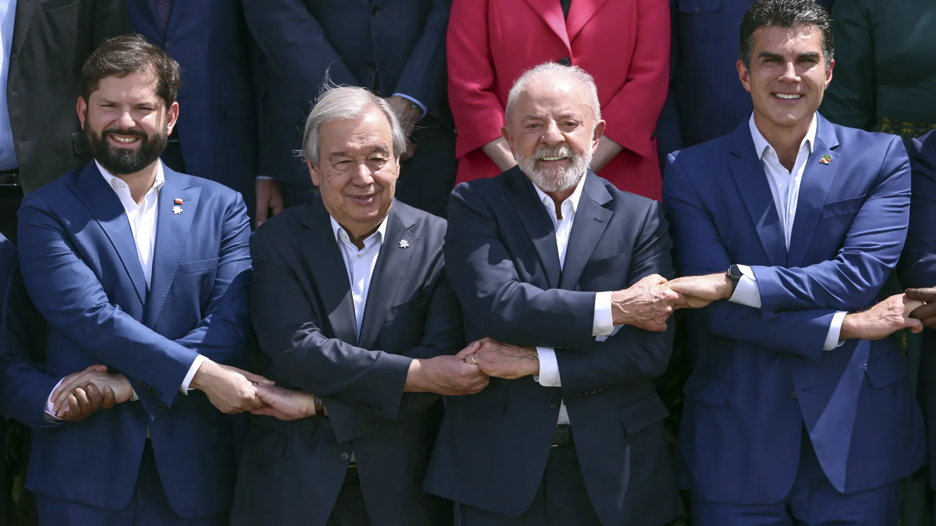 
                    Lula diz que planeta não sustenta mais 