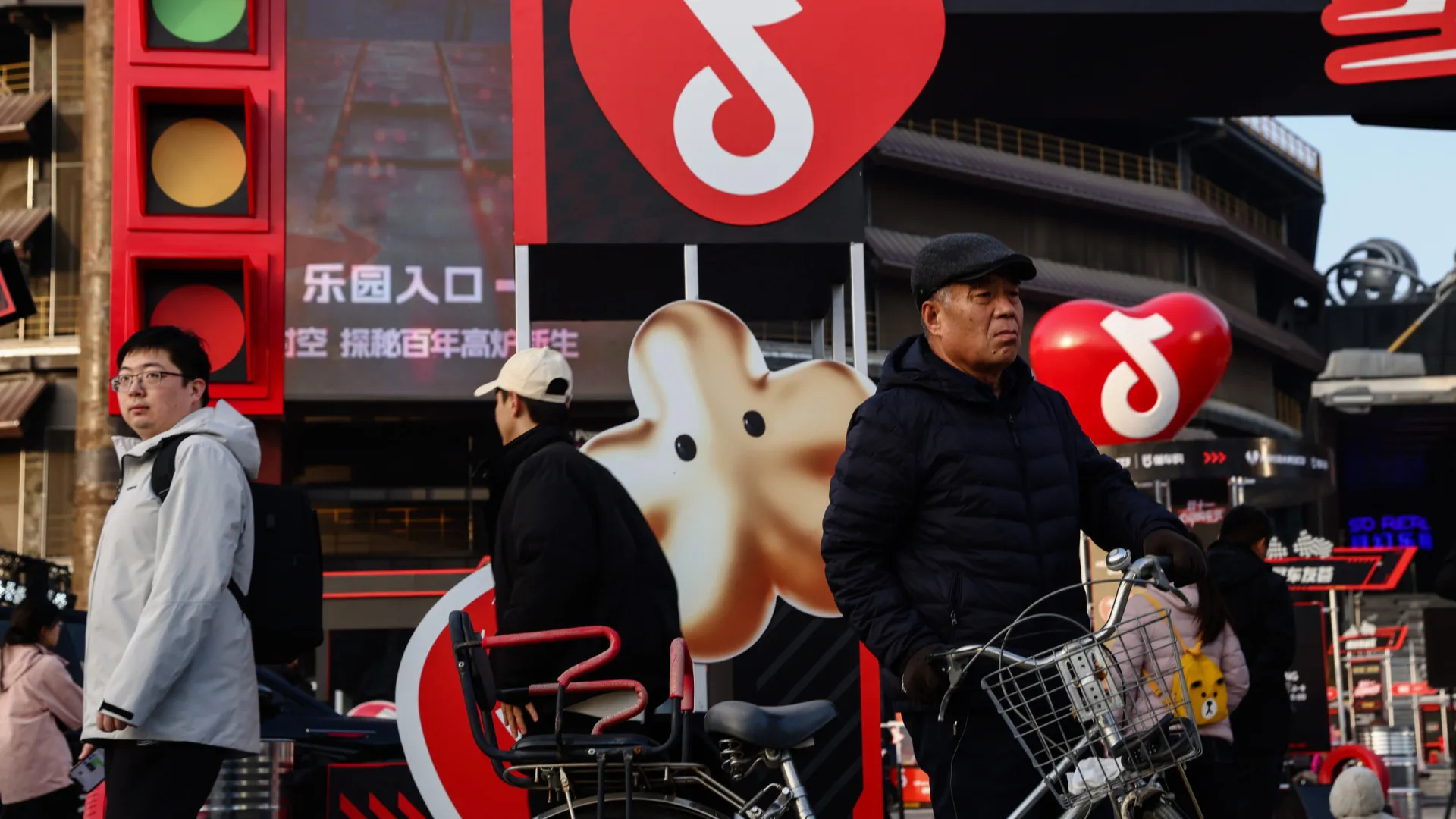 
                    Preços no consumidor na China sobem em outubro pela 1.ª vez em 4 meses
                