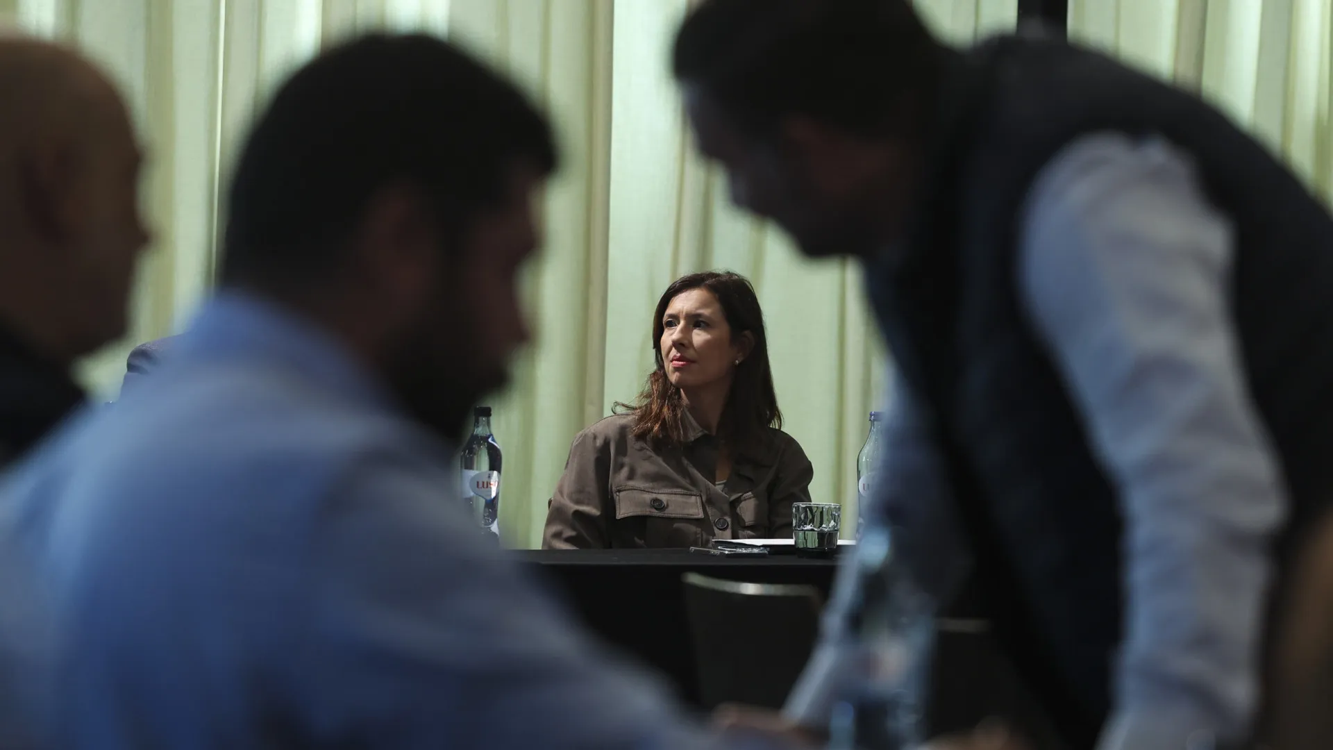 
                    Mariana Leitão recusa tese de Montenegro de que está a radicalizar a IL
                