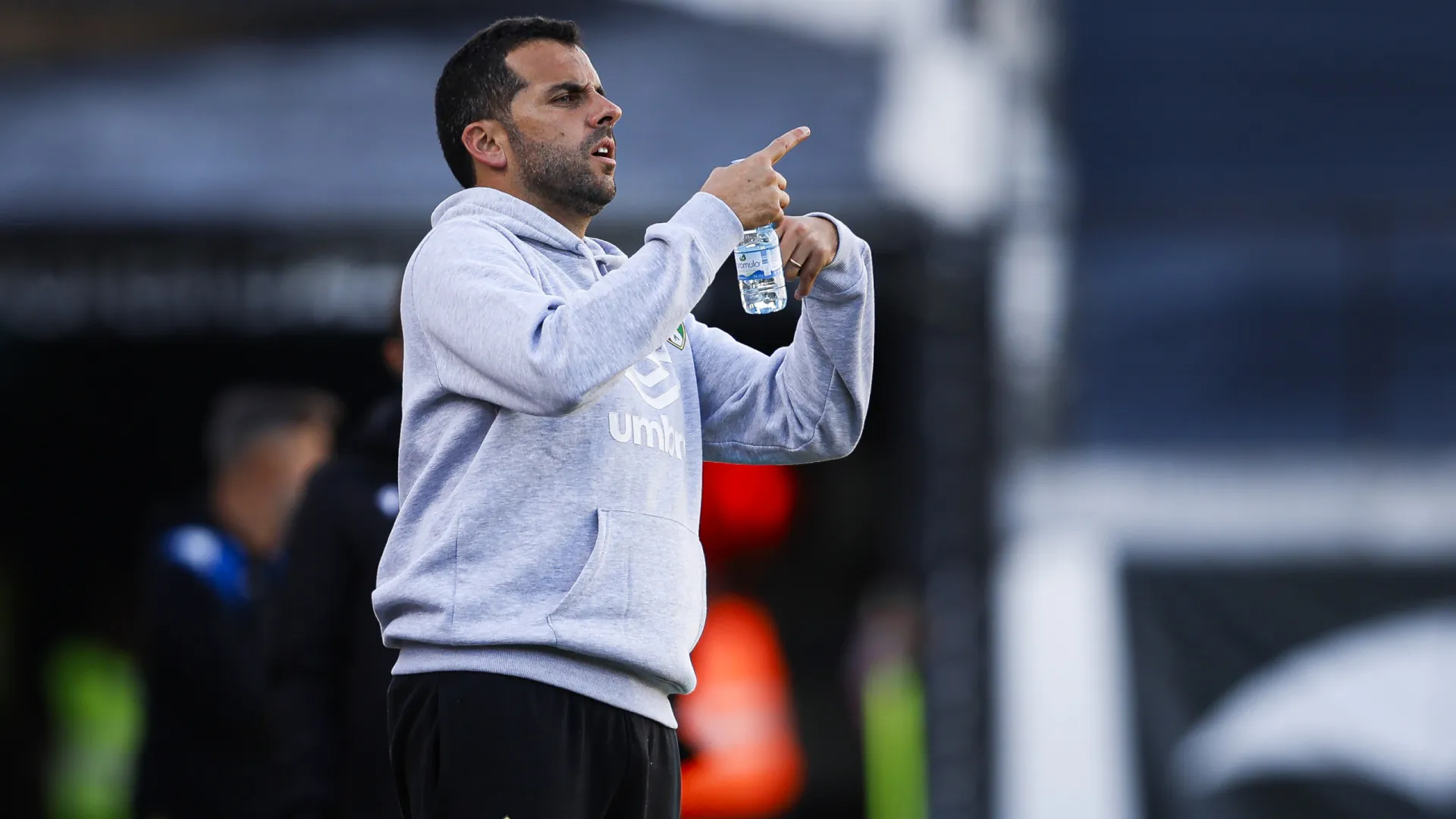 
                    Estrela espera duelo 