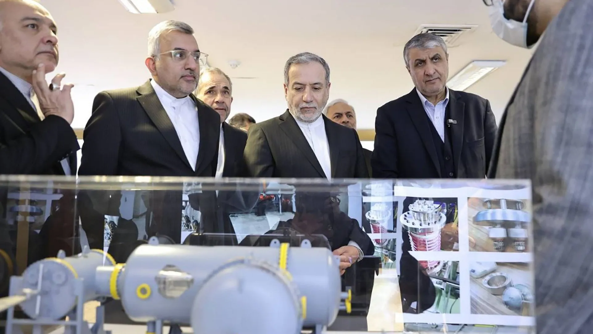 
                    Irão acusa EUA e E3 de 