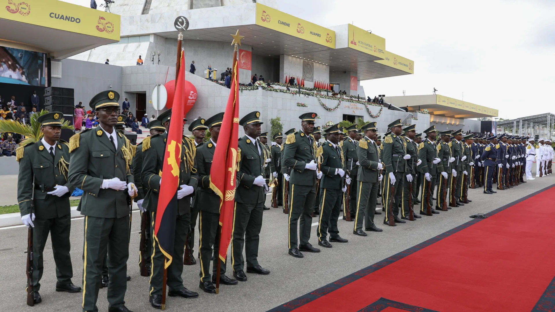 
                    Luanda celebra 50 anos de independência com festa, orgulho e esperança
                