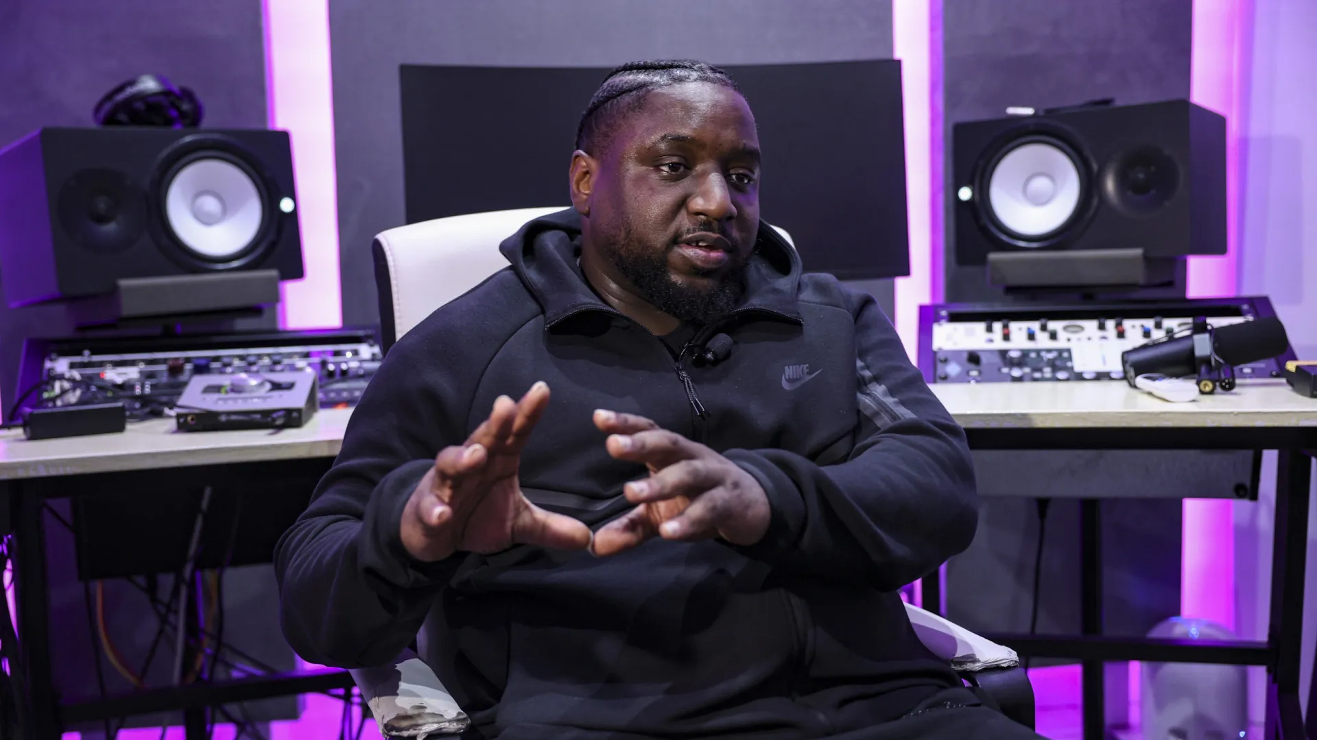 
                    Rappers da Linha de Sintra fora da rádio e TV, mas com milhões no digital
                