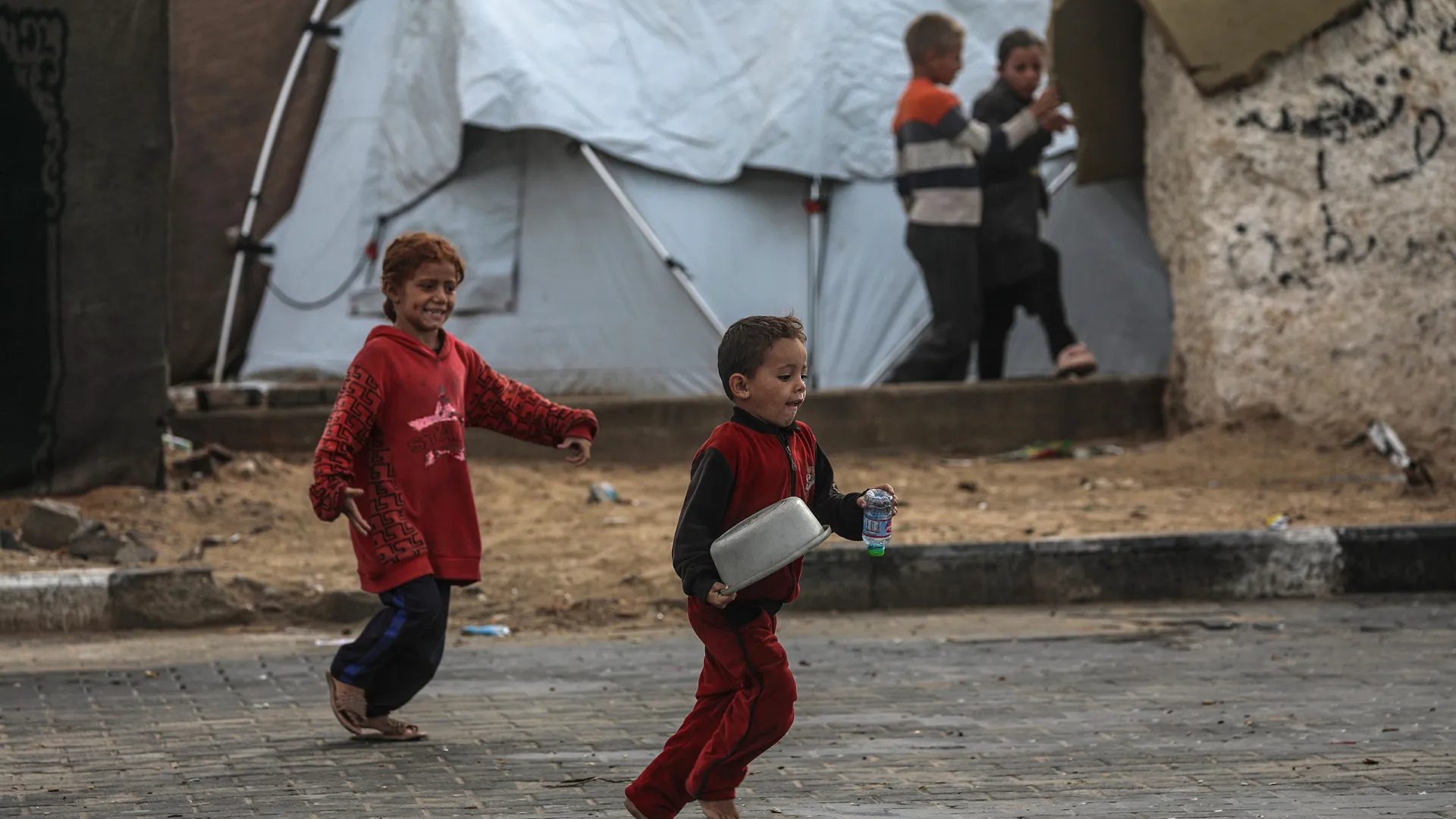 
                    2024 foi o pior ano para as crianças desde a II Guerra Mundial
                