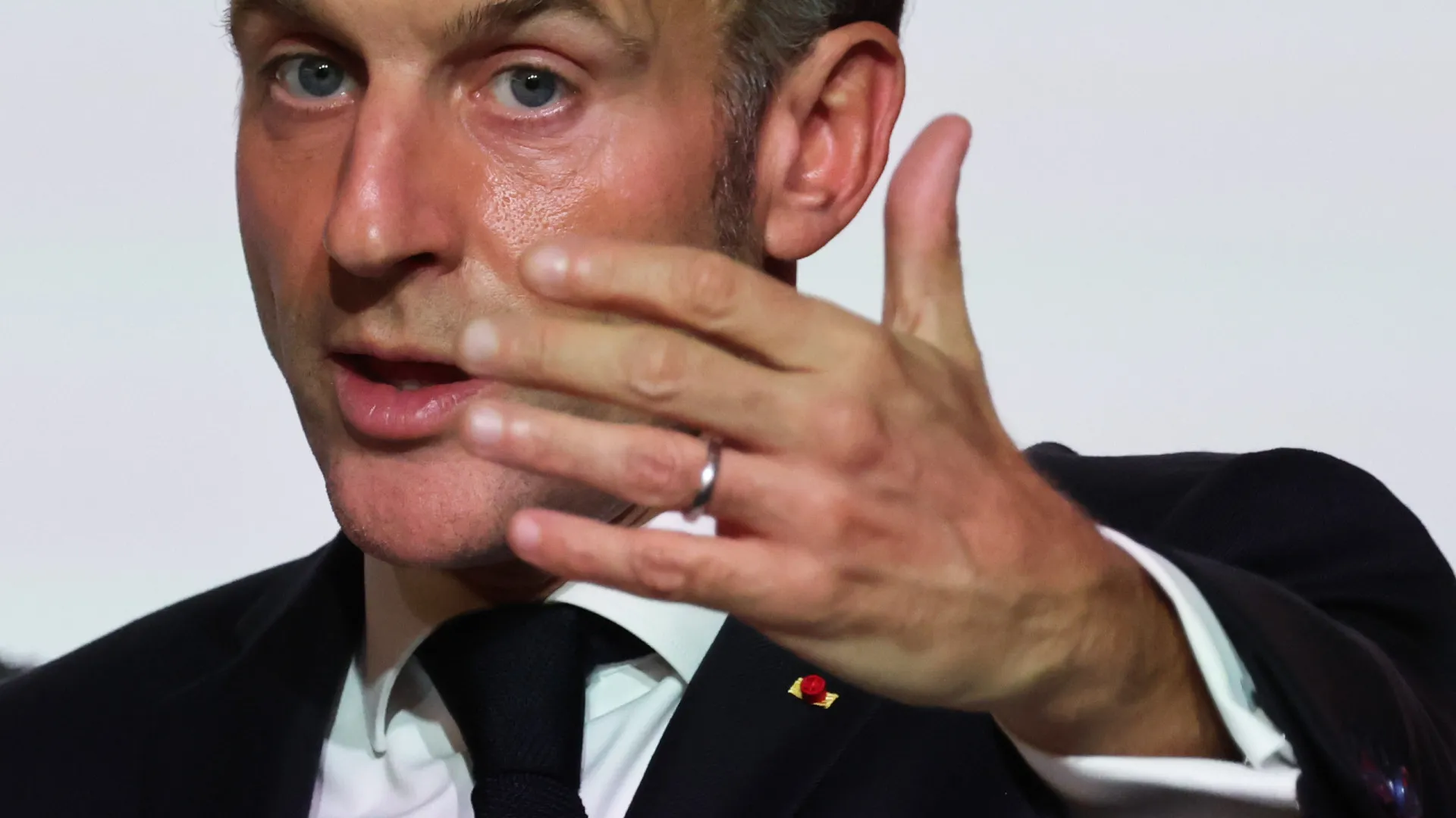 Europa não pode ser "vassalo tecnológico" dos EUA e China, diz Macron