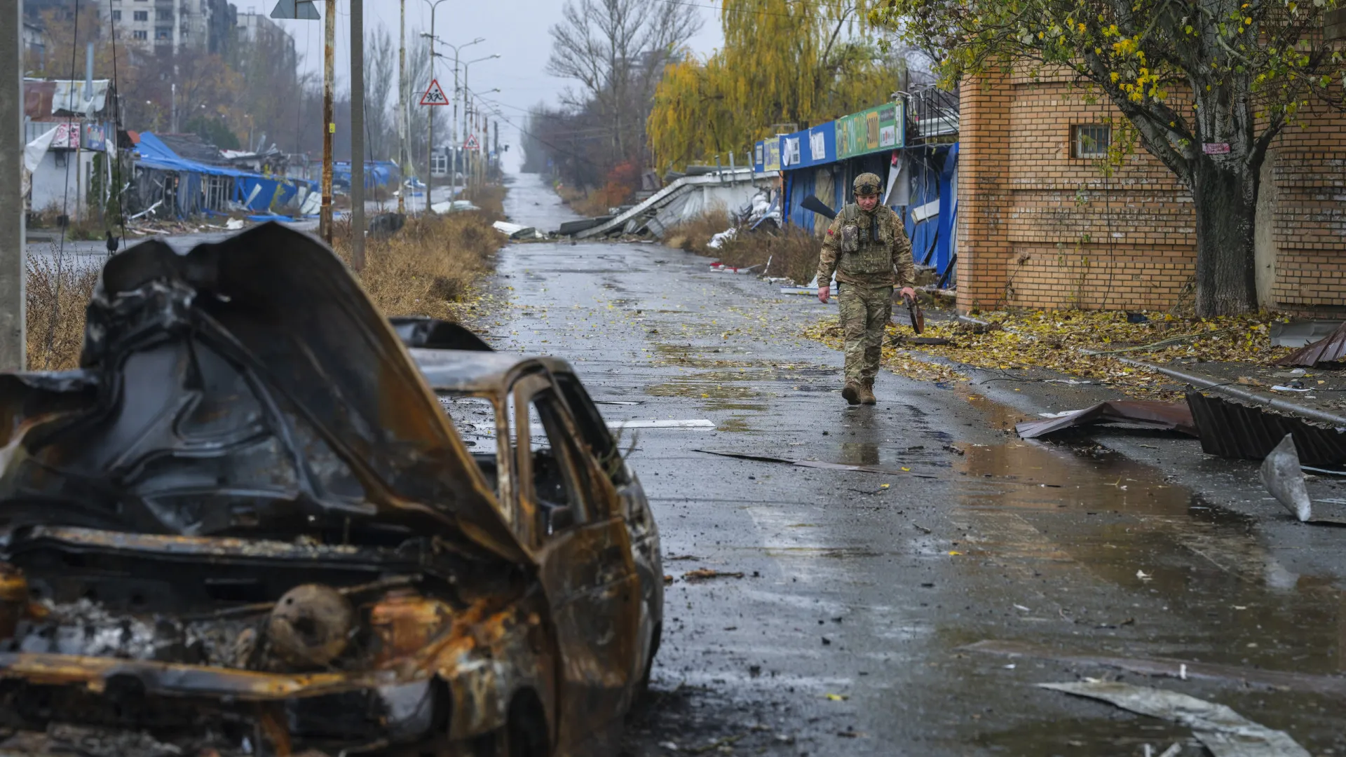 
                    Forças ucranianas reclamam corte de rota logística russa em Pokrovsk
                