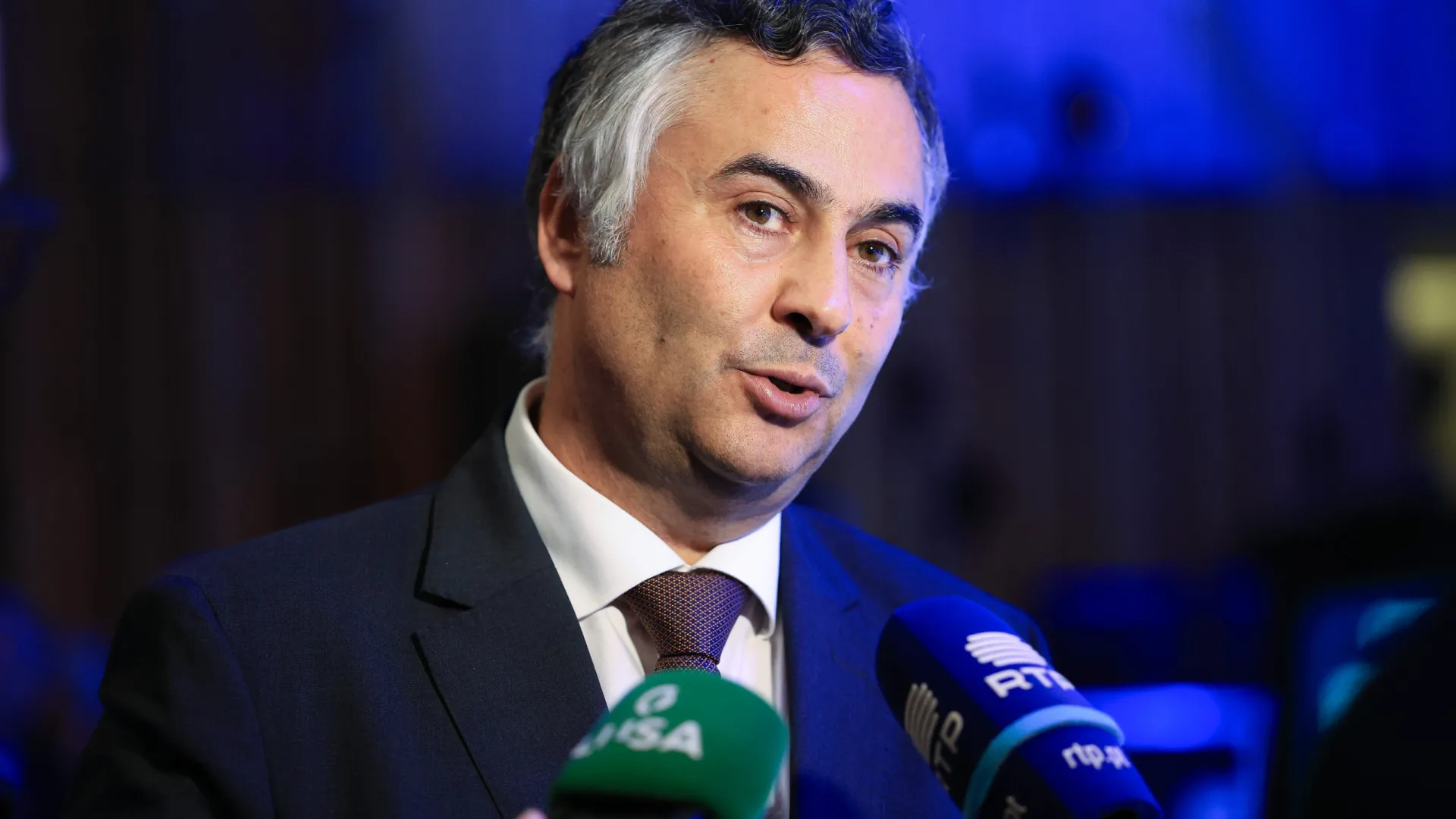 Computadores? "Se faltam, não comunicam a necessidade", diz ministro