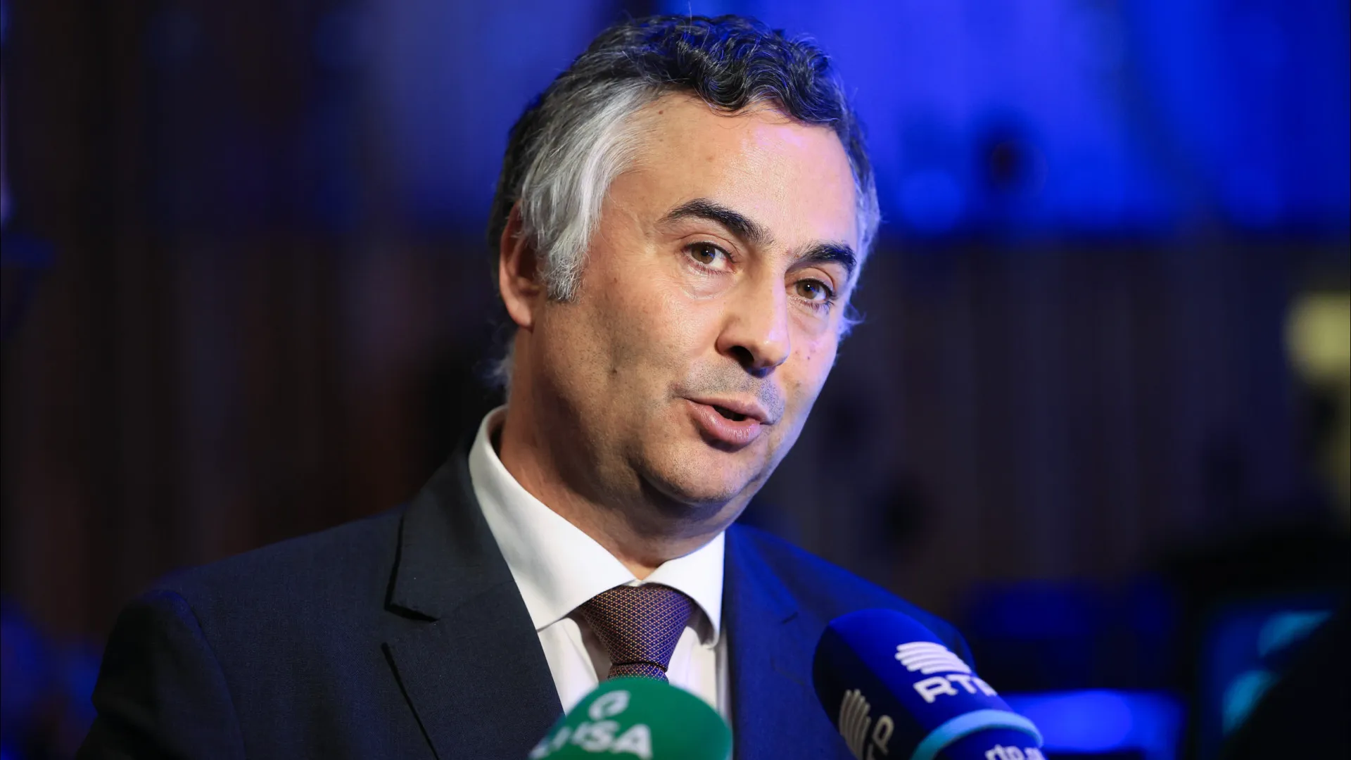 
                    Congelamento das propinas é 