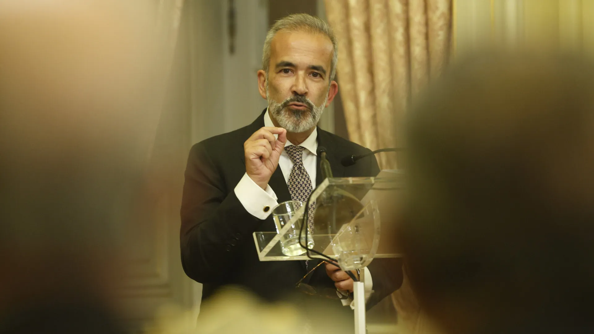 
                    Venezuela? Rangel preocupado com 