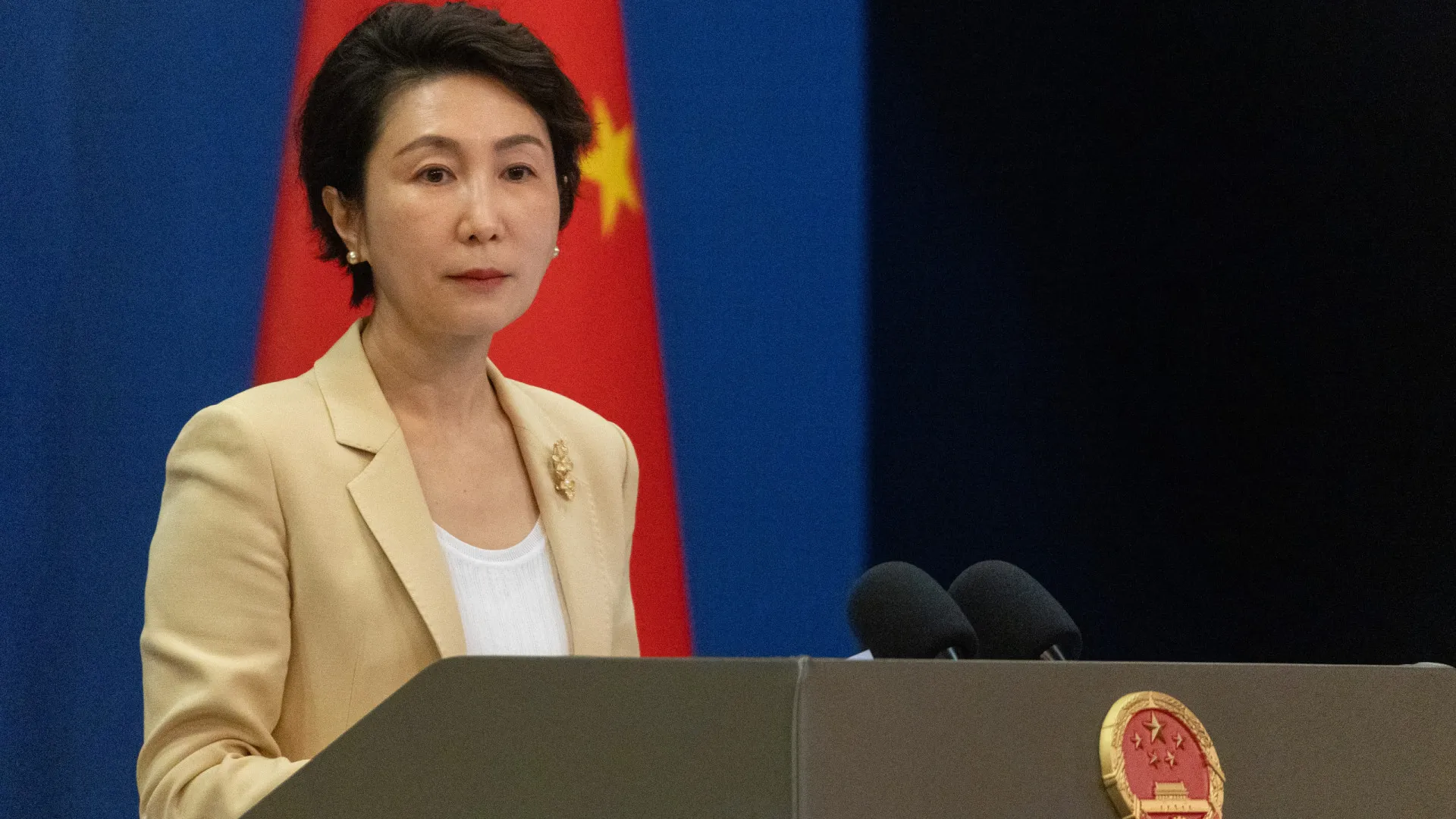 
                    China avisa EUA para não usar países como pretexto para tomar Gronelândia
                