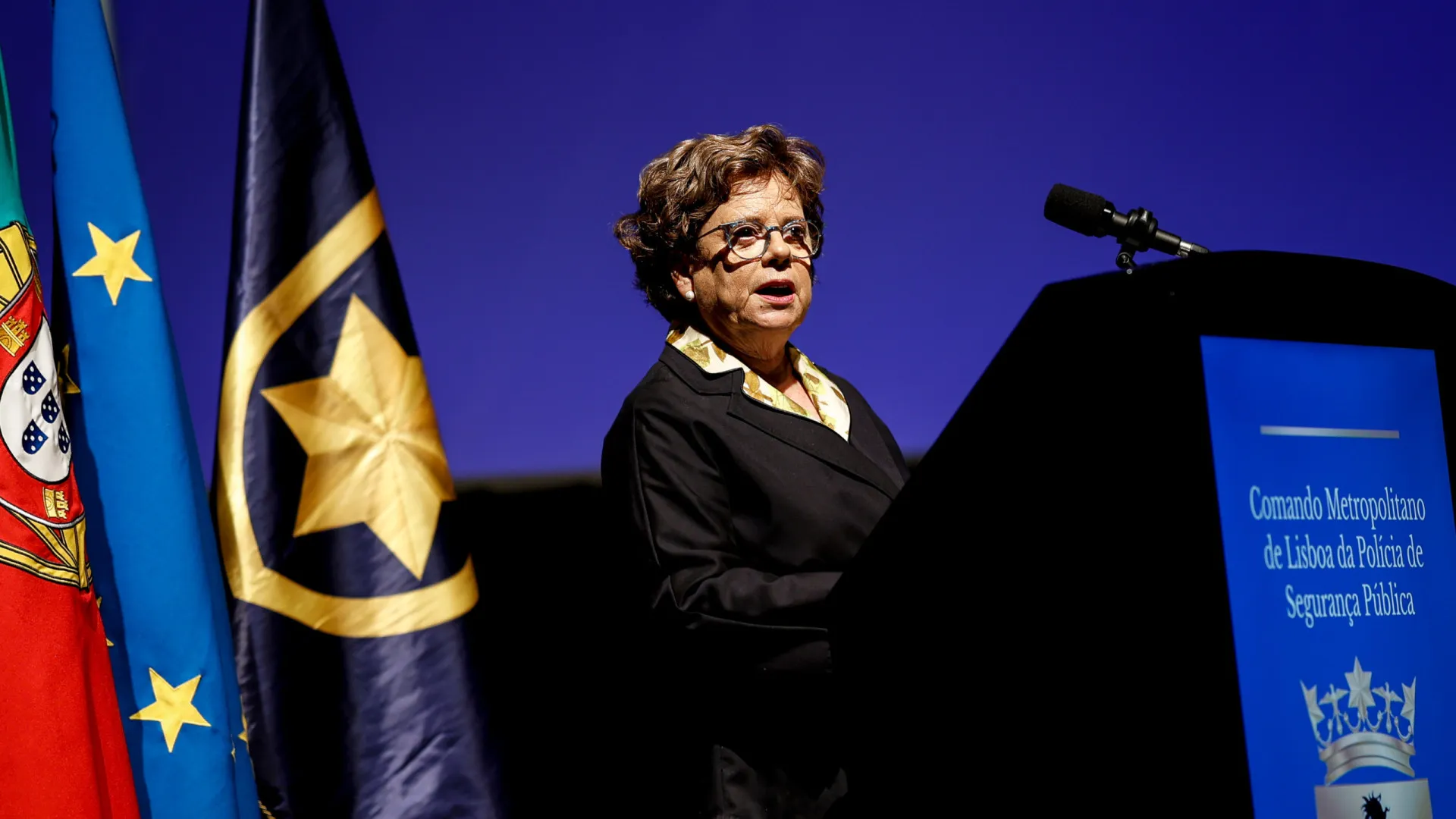 
                    Ministra reúne com PSP e GNR (que exigem propostas sobre remunerações)
                