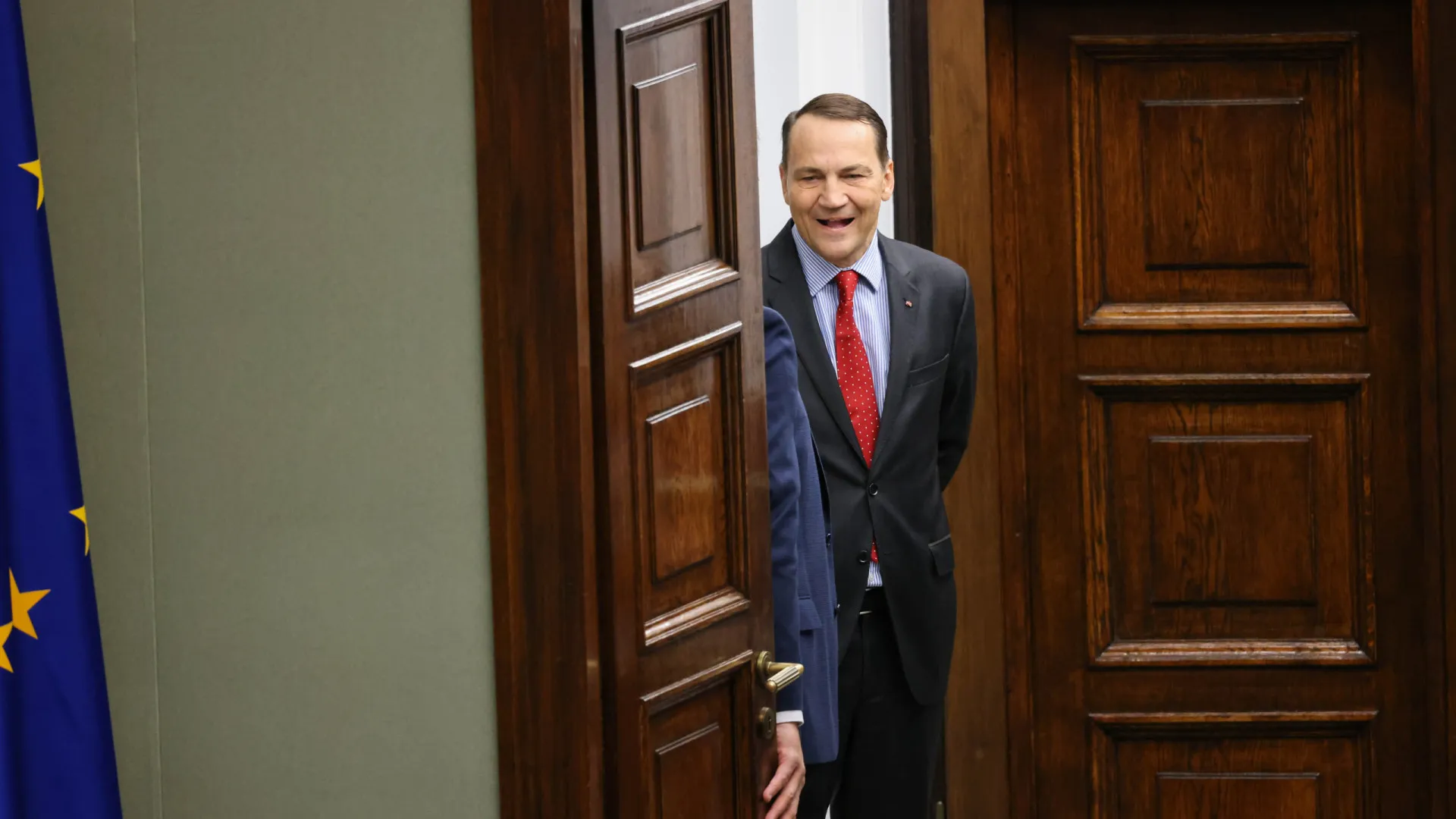 
                    Polónia adere a programa de apoio a Kyiv com 100 milhões de dólares
                