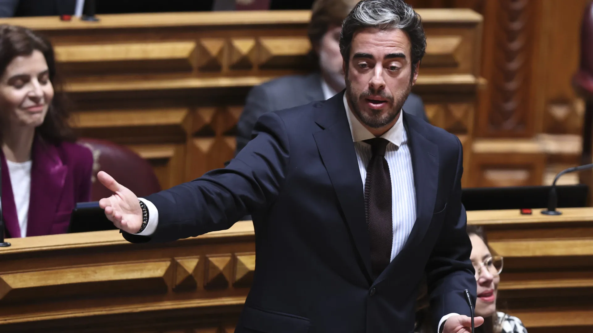 
                    Iniciativa Liberal ataca Governo por festejar excedente orçamental
                