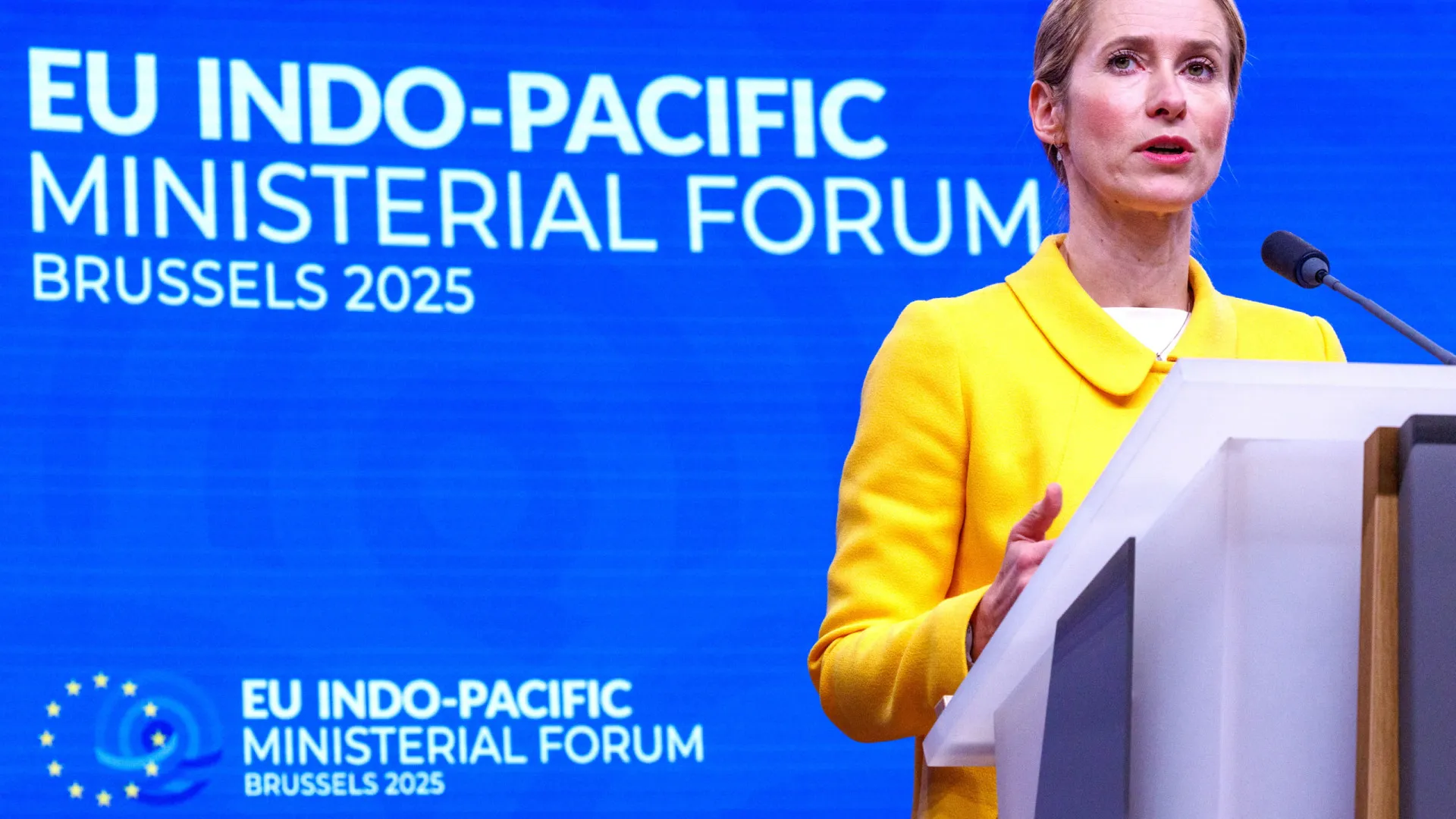 
                    UE espera que EUA mantenham decisão sobre sanções à Rússia
                