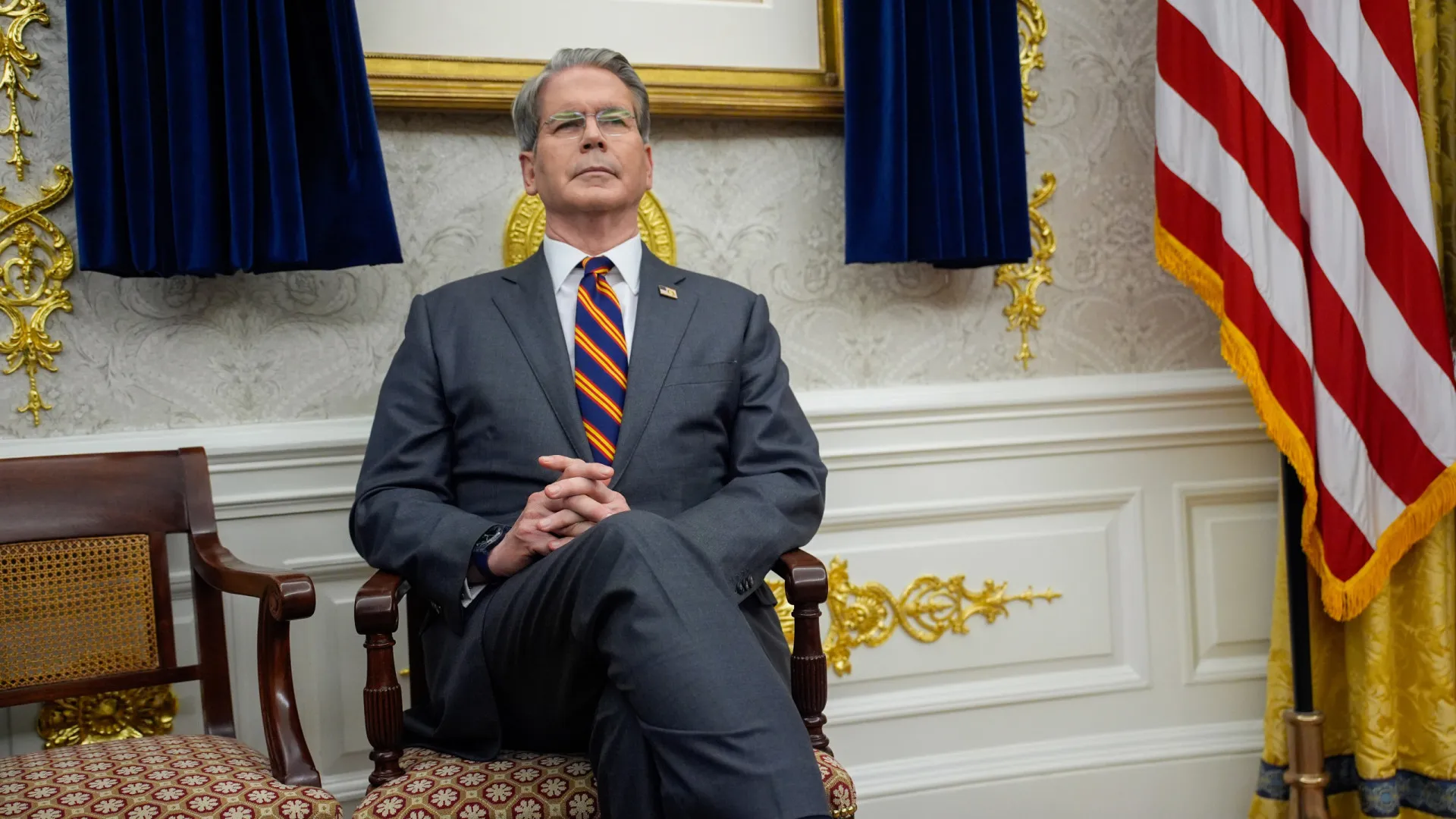 
                    Secretário dos EUA anuncia corte de benefícios fiscais de indocumentados
                