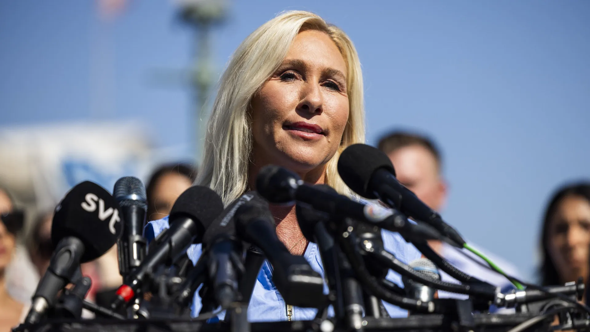 
                    Caso Epstein. Ex-aliada de Trump anuncia demissão do Congresso
                