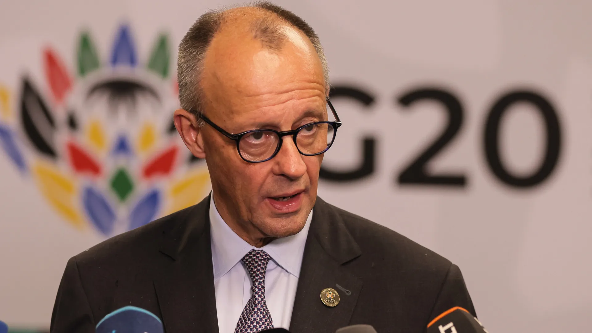 
                    Merz apela à responsabilidade do G20 para pôr fim à guerra na Ucrânia
                