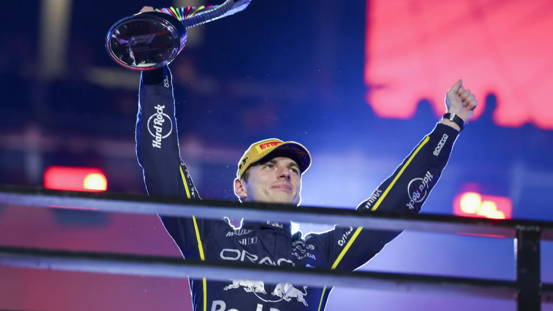 
                    Max Verstappen vence em Las Vegas e mantém vivo o Mundial de Fórmula 1
                