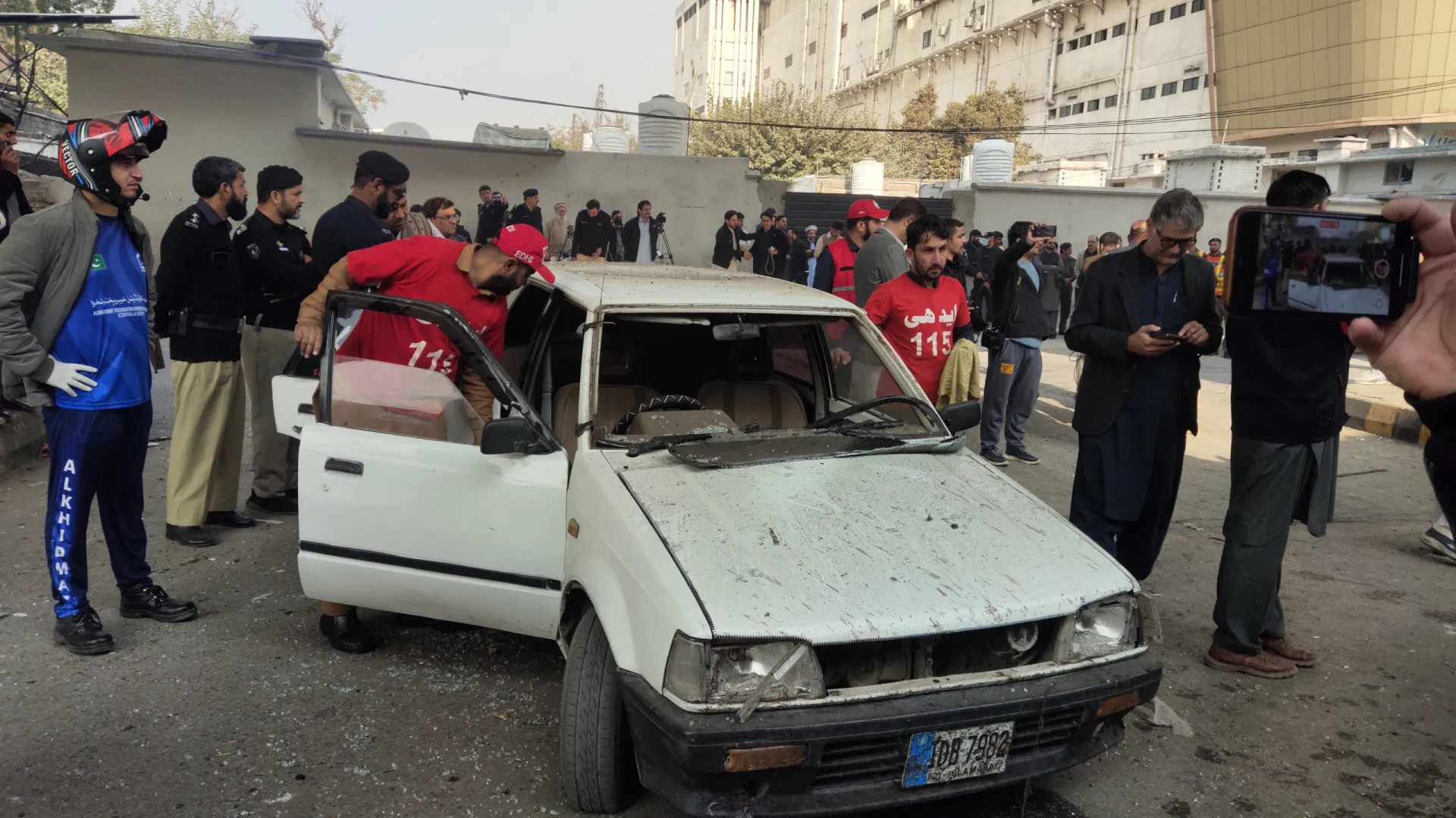 
                    Pelo menos dez mortos em ataques paquistaneses no Afeganistão
                