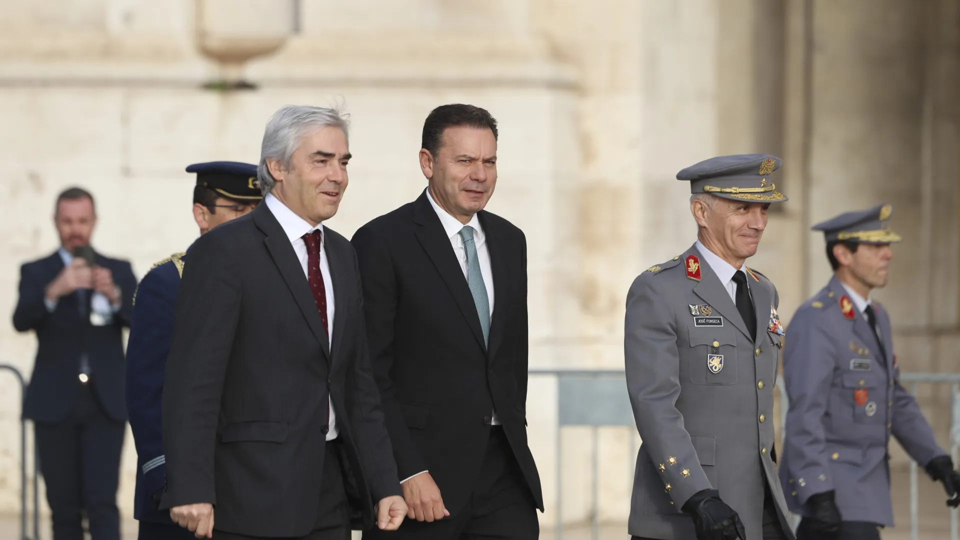 
                    Ucrânia? Montenegro elogia EUA e diz que há 