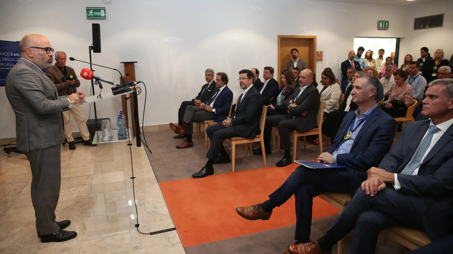 
                    Madeira? Subsídio de mobilidade vai poder ser pedido online em janeiro
                