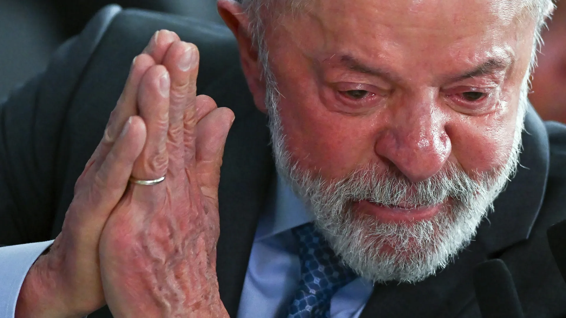 
                    Lula da Silva defende nova reforma fiscal antes das presidenciais de 2026
                