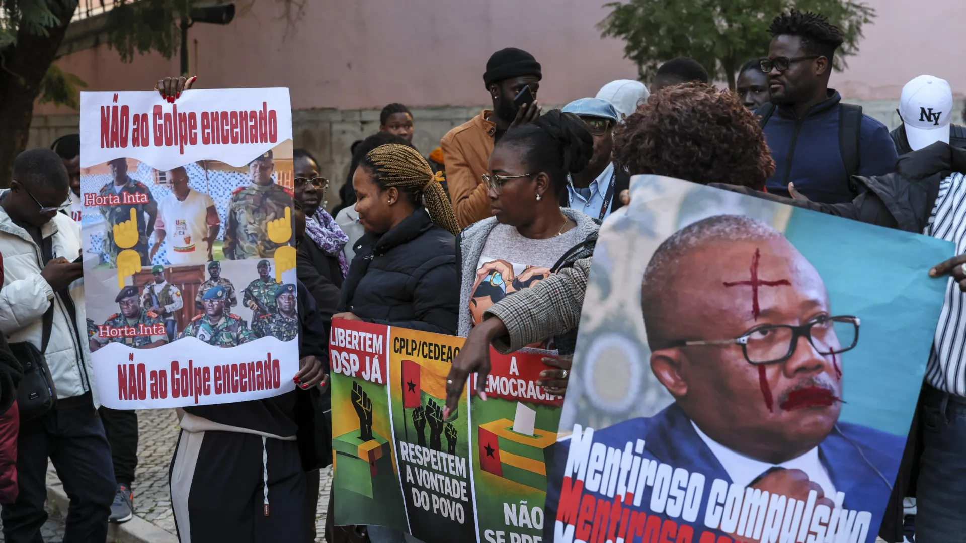 
                    Embaló está por trás do 