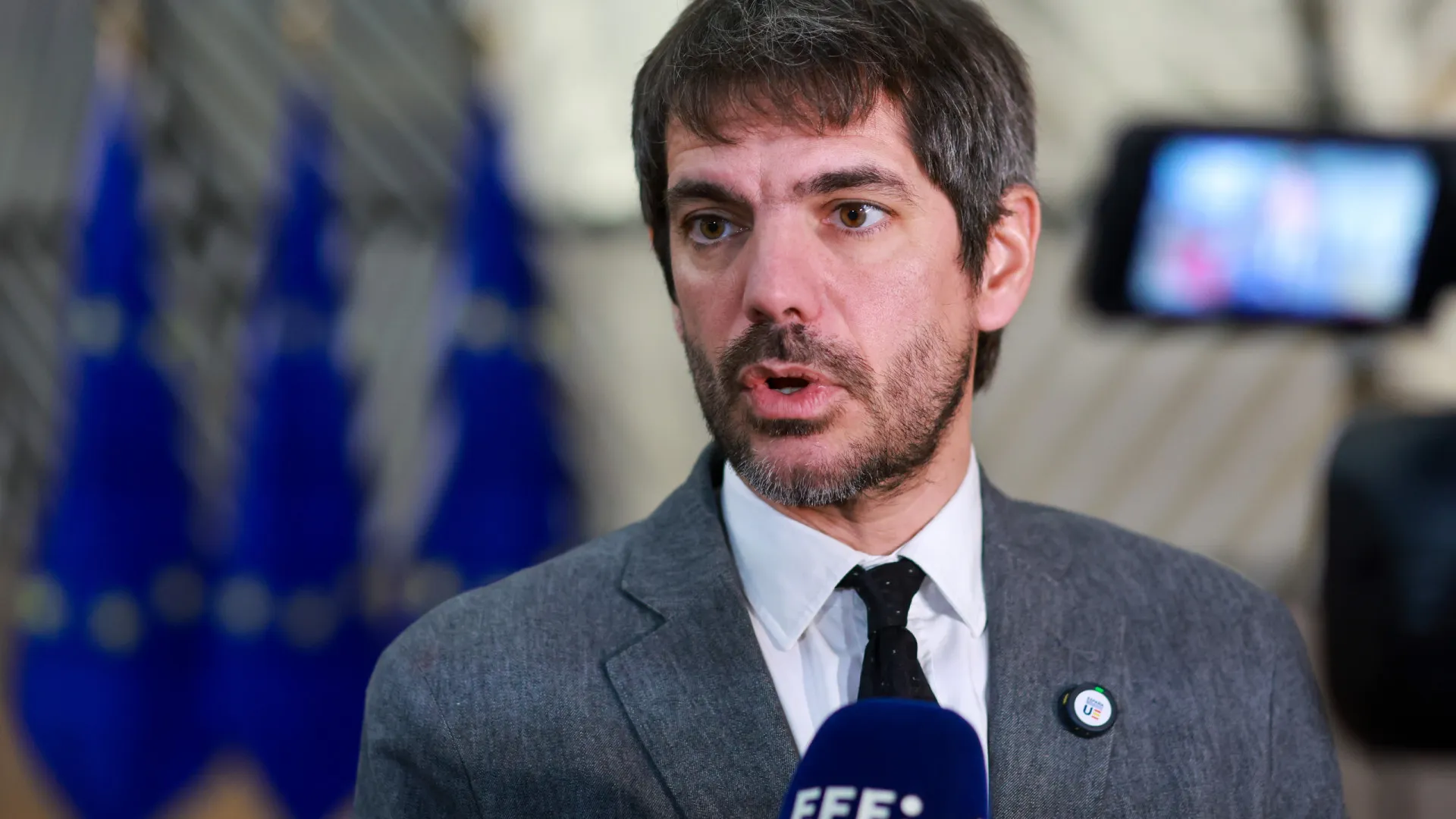 
                    Ministro espanhol reclama 